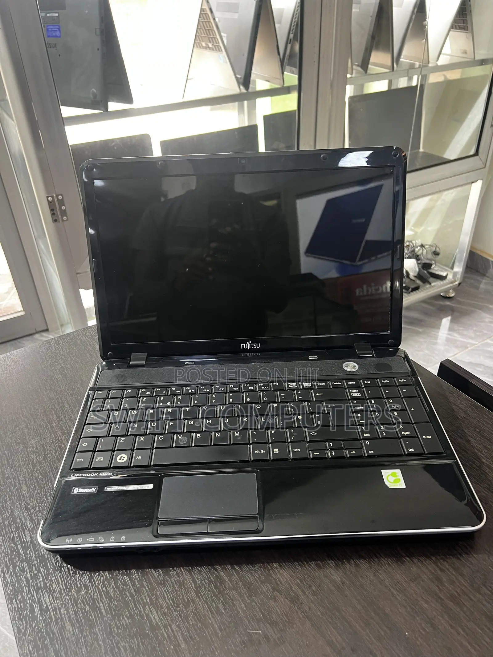 Laptop Fujitsu Lifebook A1120 6GB Intel Core i5 HDD 500GB