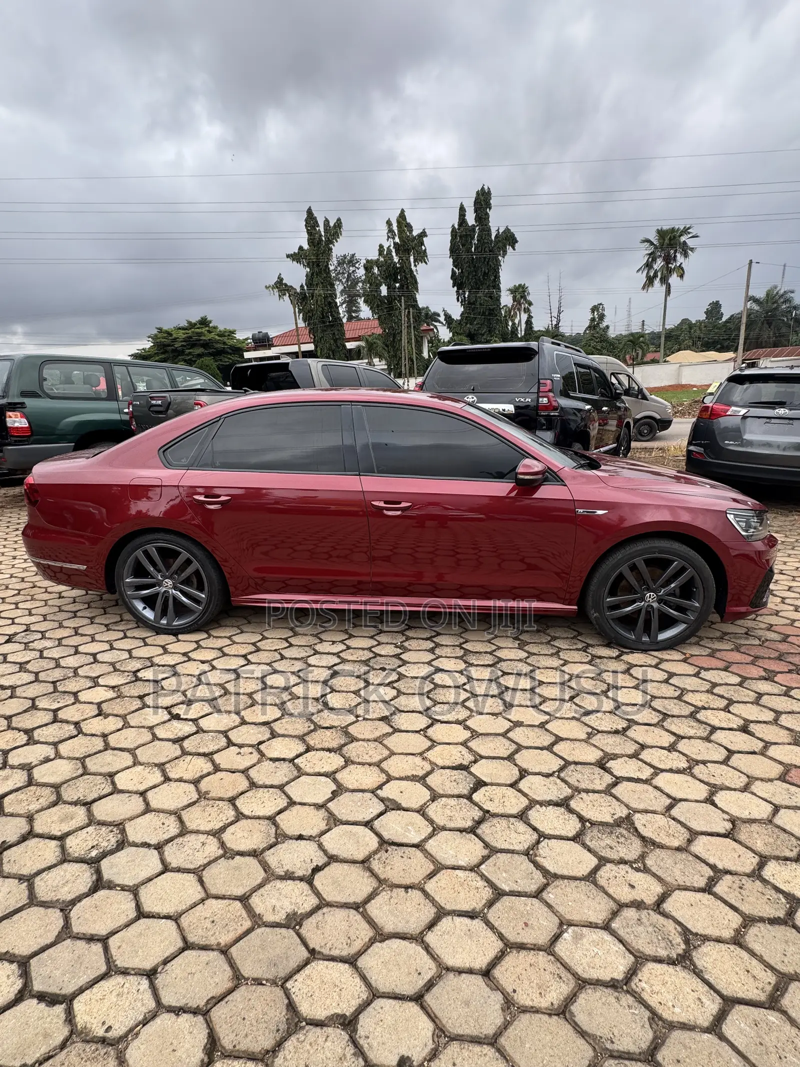 Volkswagen Passat 2017  Red 