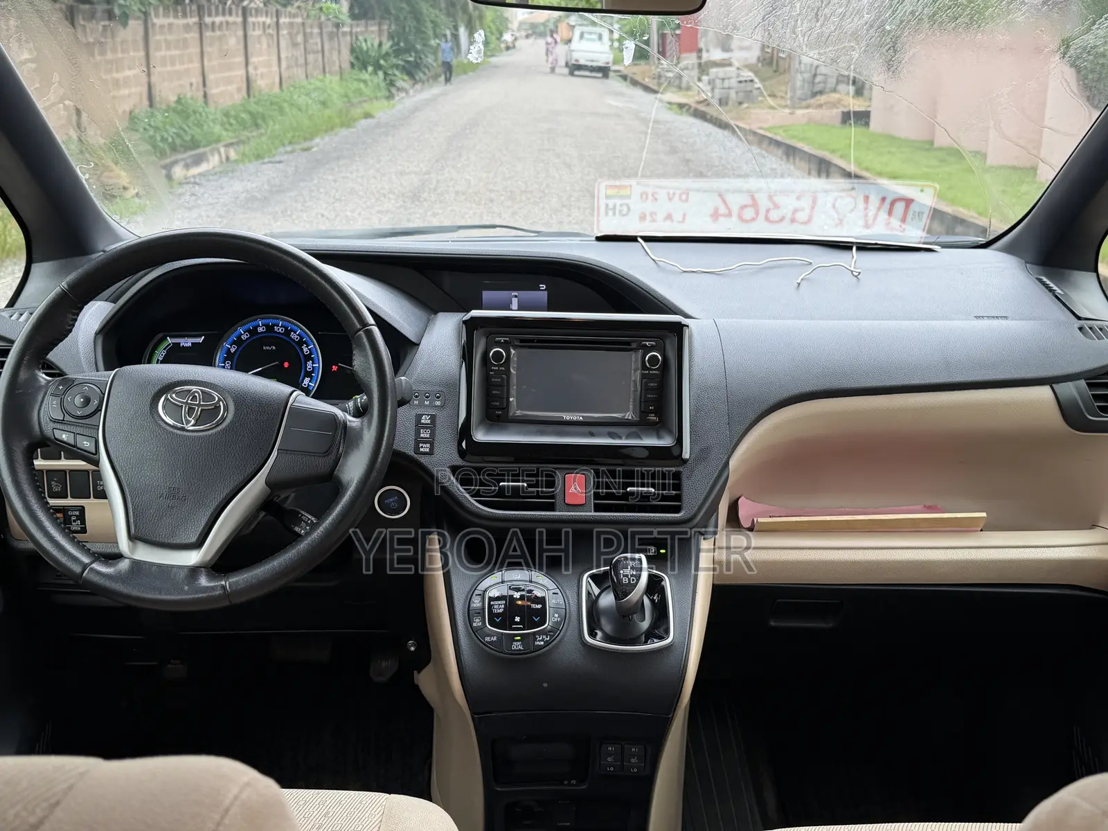 Toyota Voxy 2014 Gray