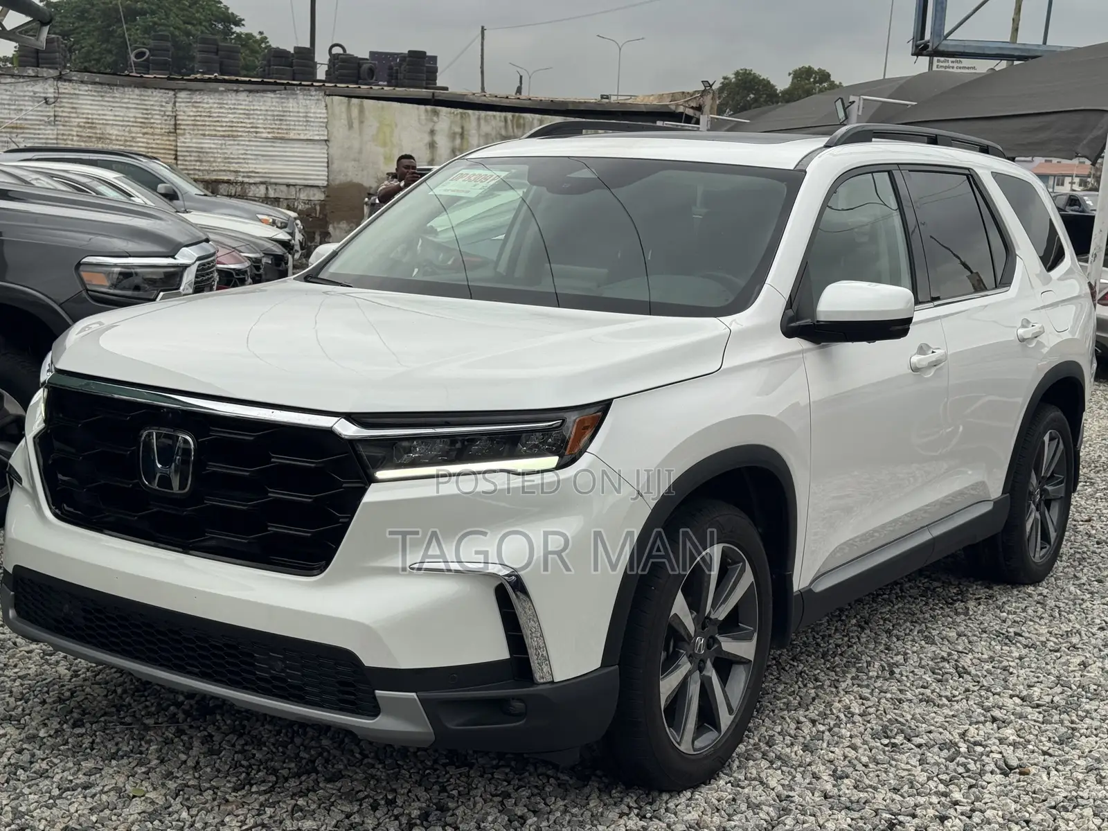 Honda Pilot EX-L 8 Passenger AWD 2024 White