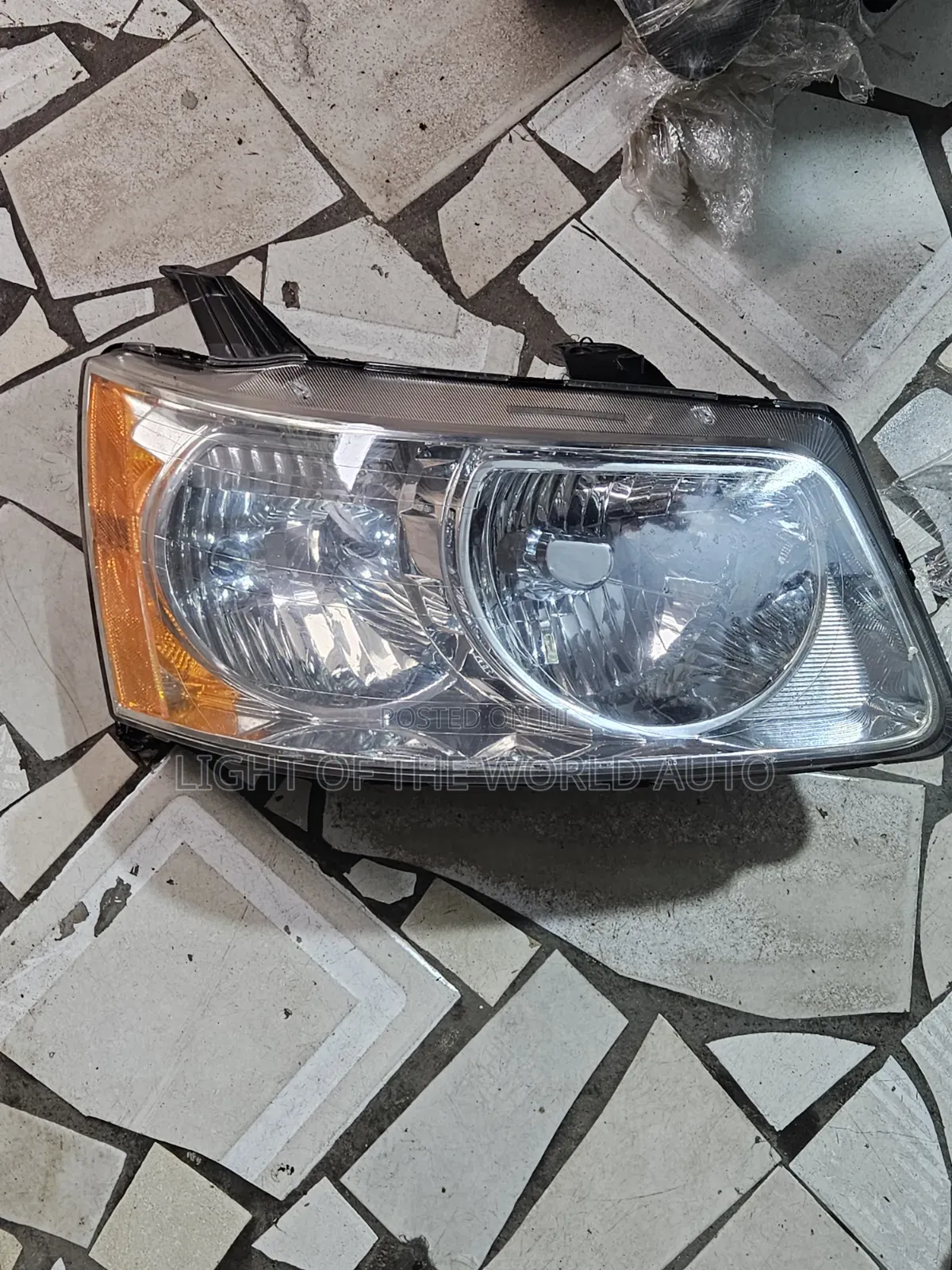 Pontiac Torrent Headlight 2006 Left Side