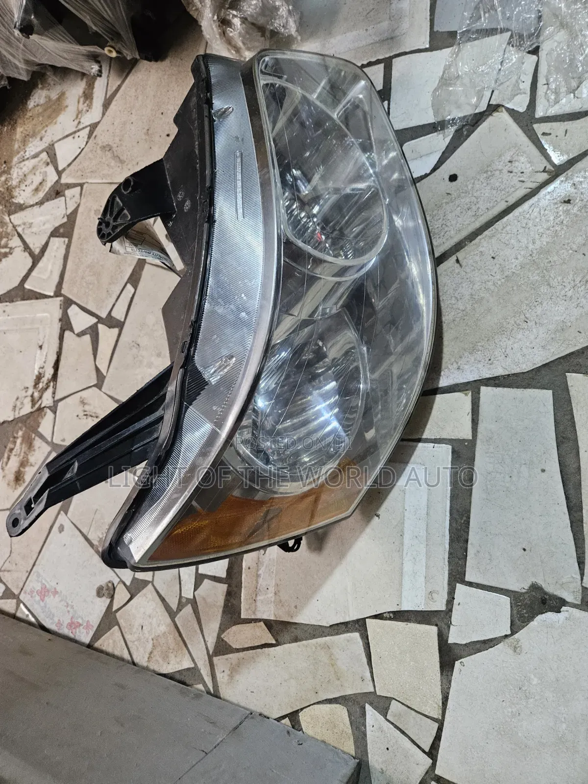 Pontiac Torrent Headlight 2006 Left Side