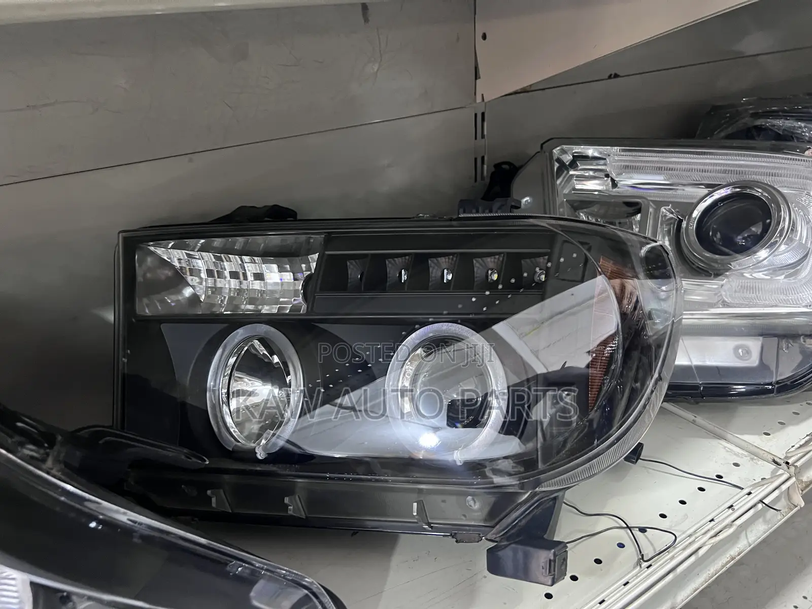 2018,2019,2020,2021,2022 Headlight for Toyota Sequoia