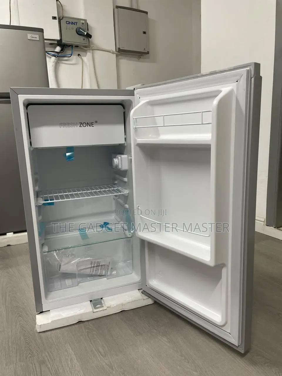 Gold Star GSKS-90l Table Top Refrigerator