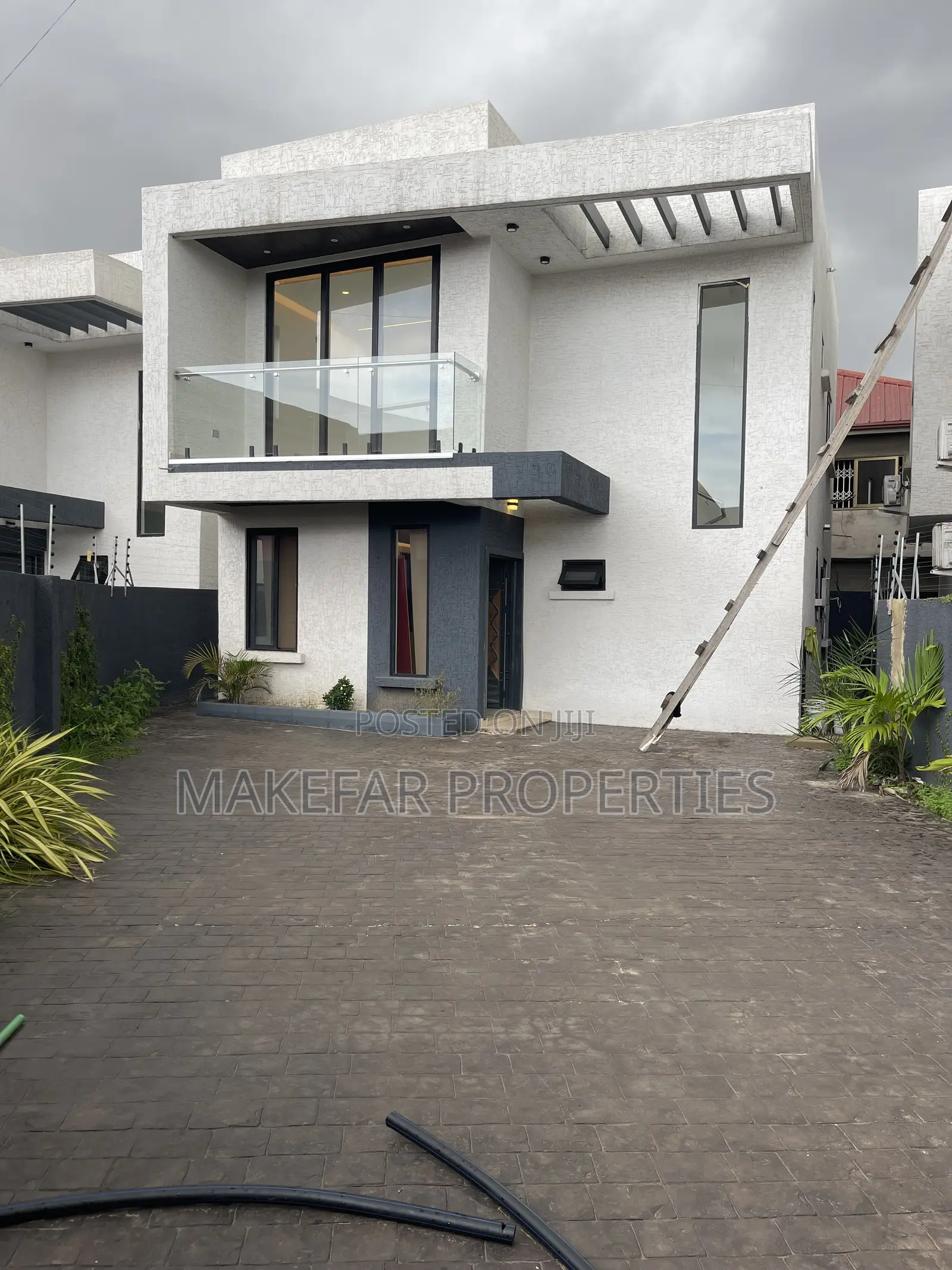 3bdrm House in Ashaley Botwe for sale