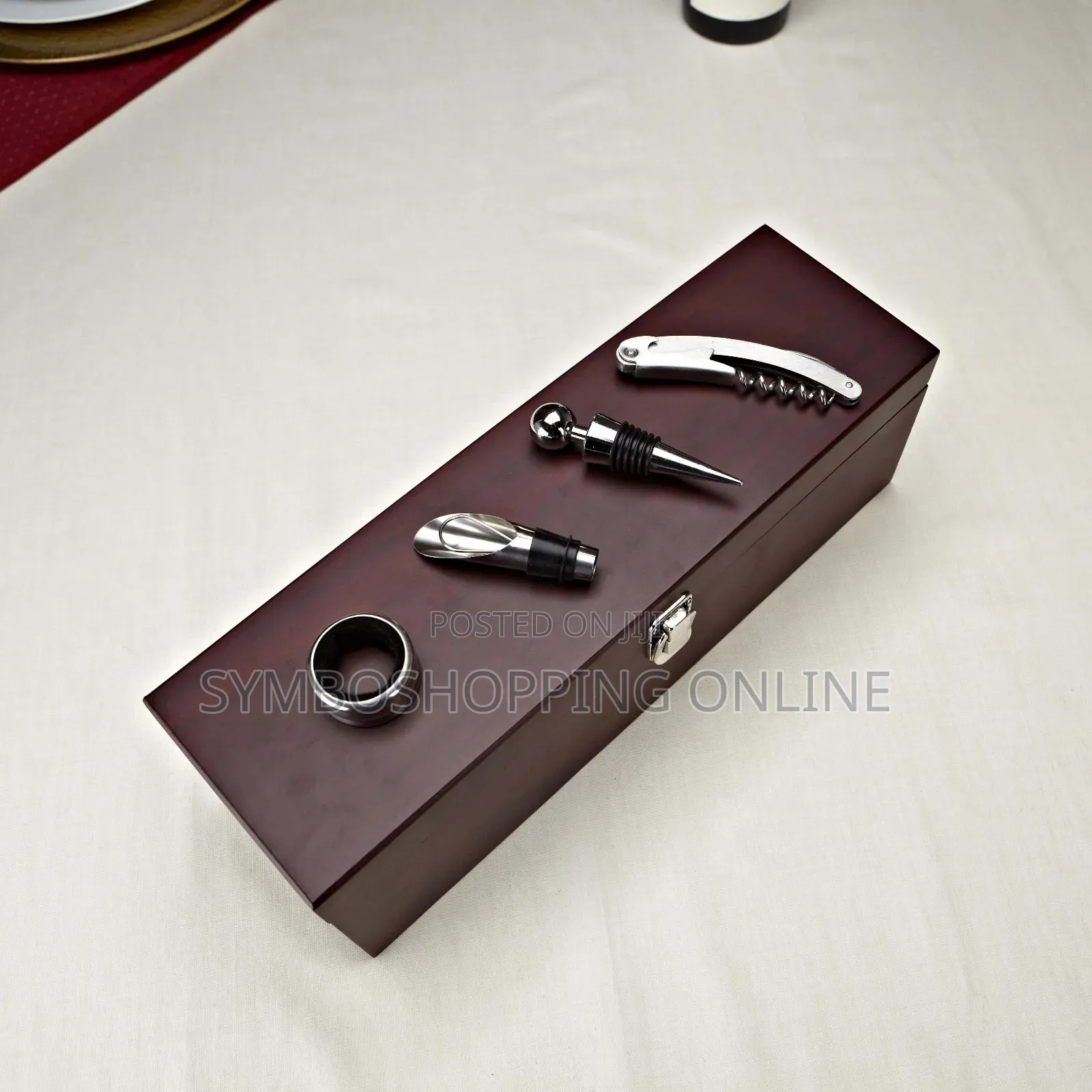 A Vintner Wine Box in Black