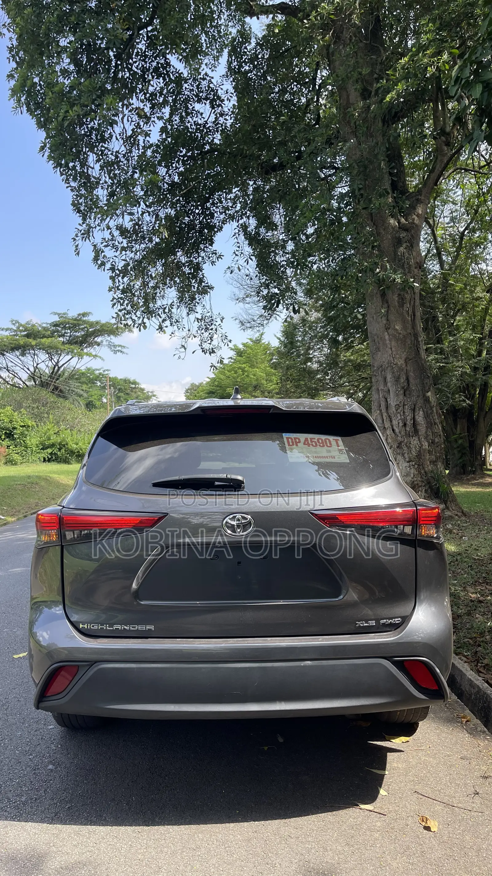 Toyota Highlander XLE 2022 Gray