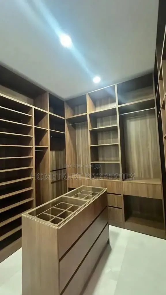 4bdrm Duplex in Spintex Sakumono, Baatsona Total for sale