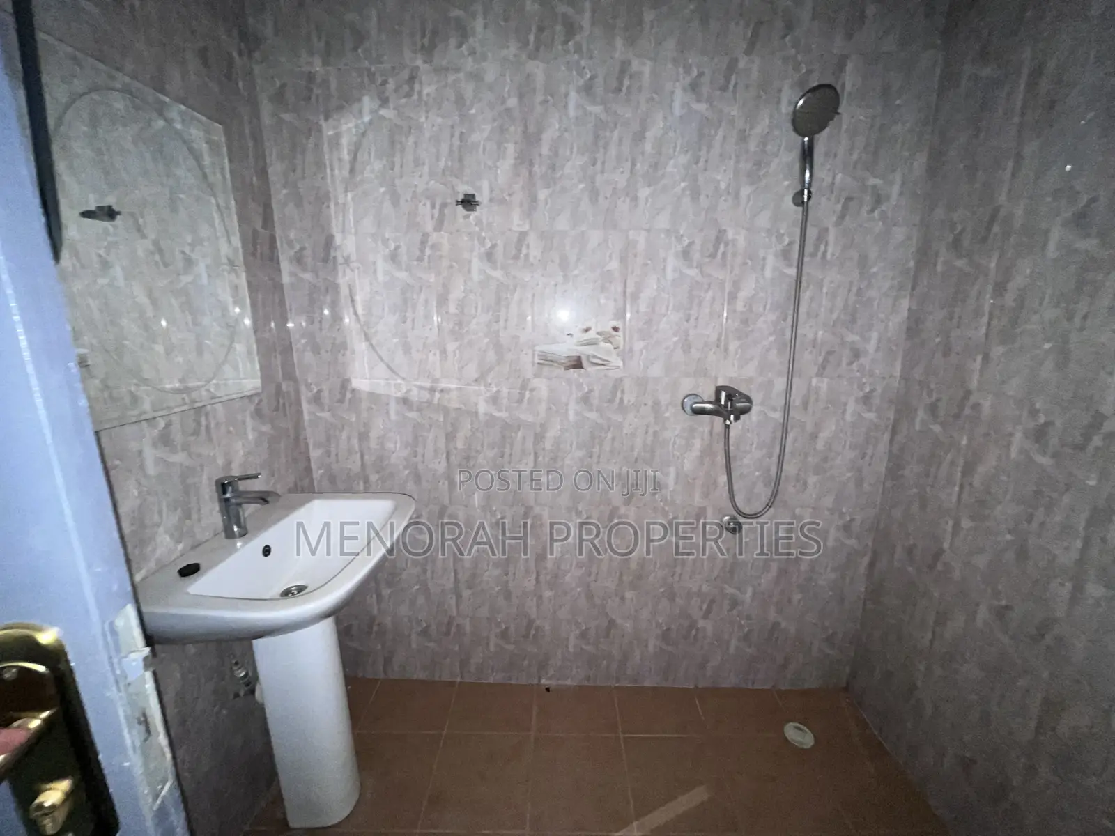 2bdrm Apartment in Adenta Amrahia for rent