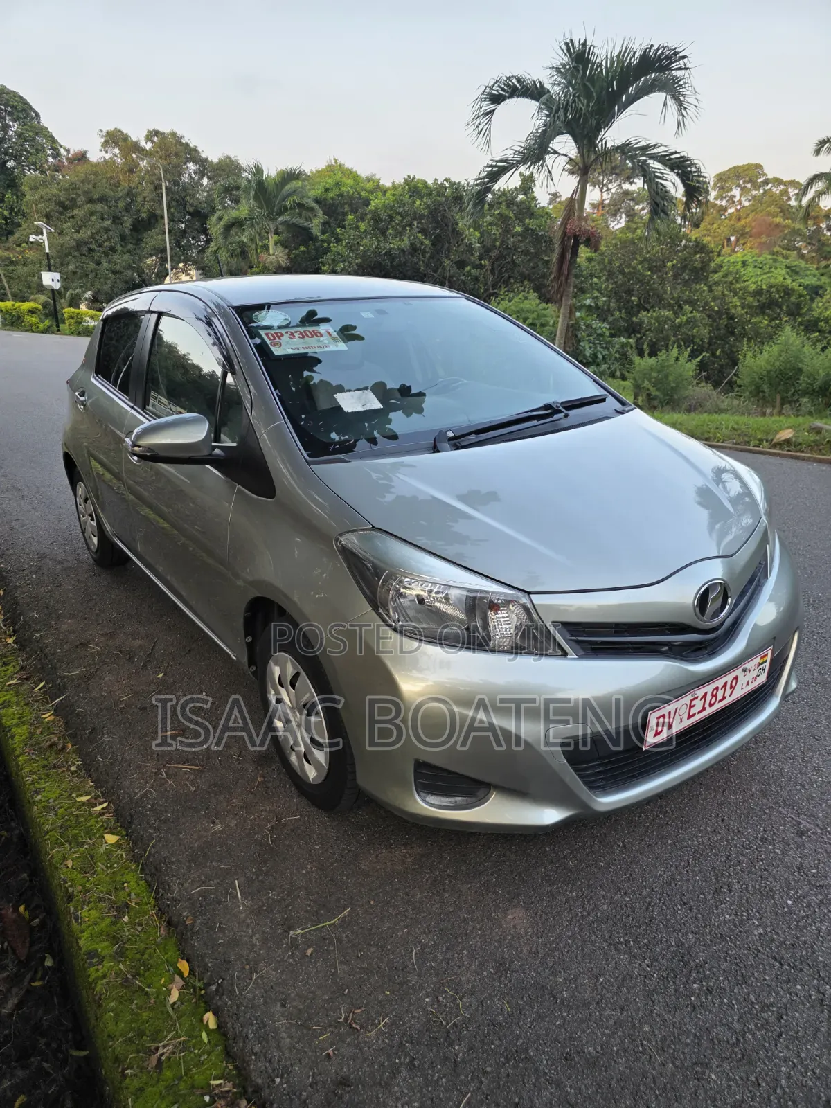 Toyota Vitz 2013 Green