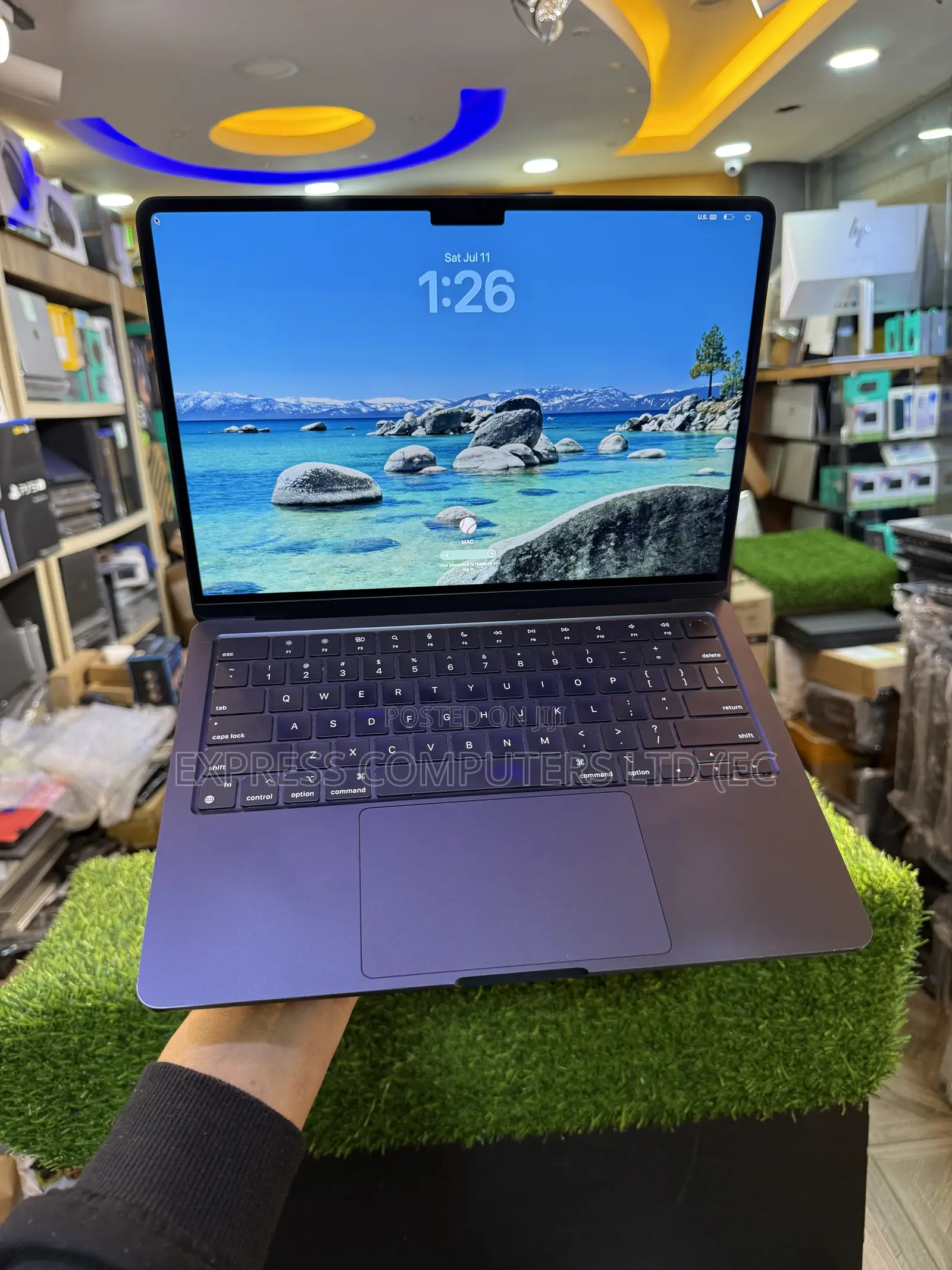 Laptop Apple MacBook Air 2024 M3 8GB Apple M3 SSD 512GB