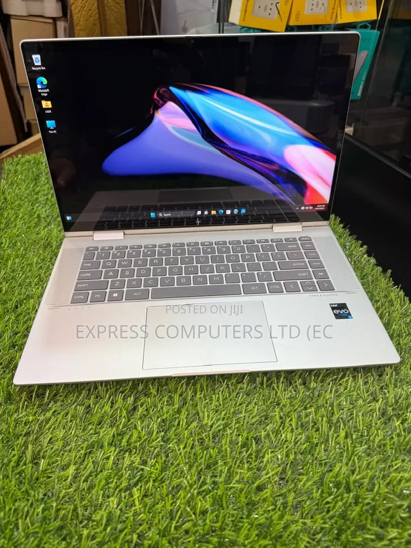 Laptop HP Envy 15-ep0xxx 16GB Intel Core i7 SSD 512GB