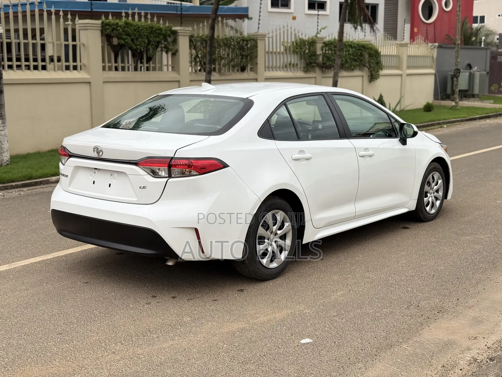 Toyota Corolla LE 2023 White