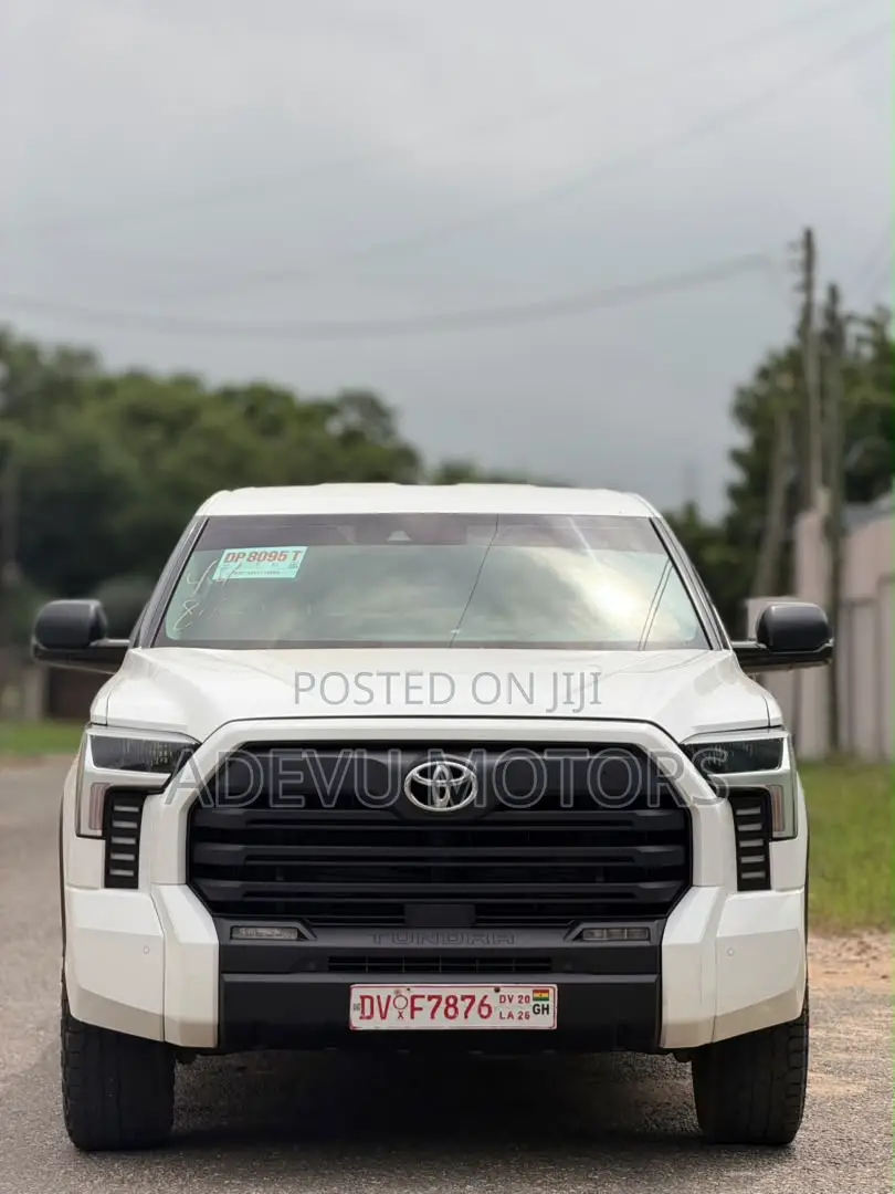 Toyota Tundra 2022 White