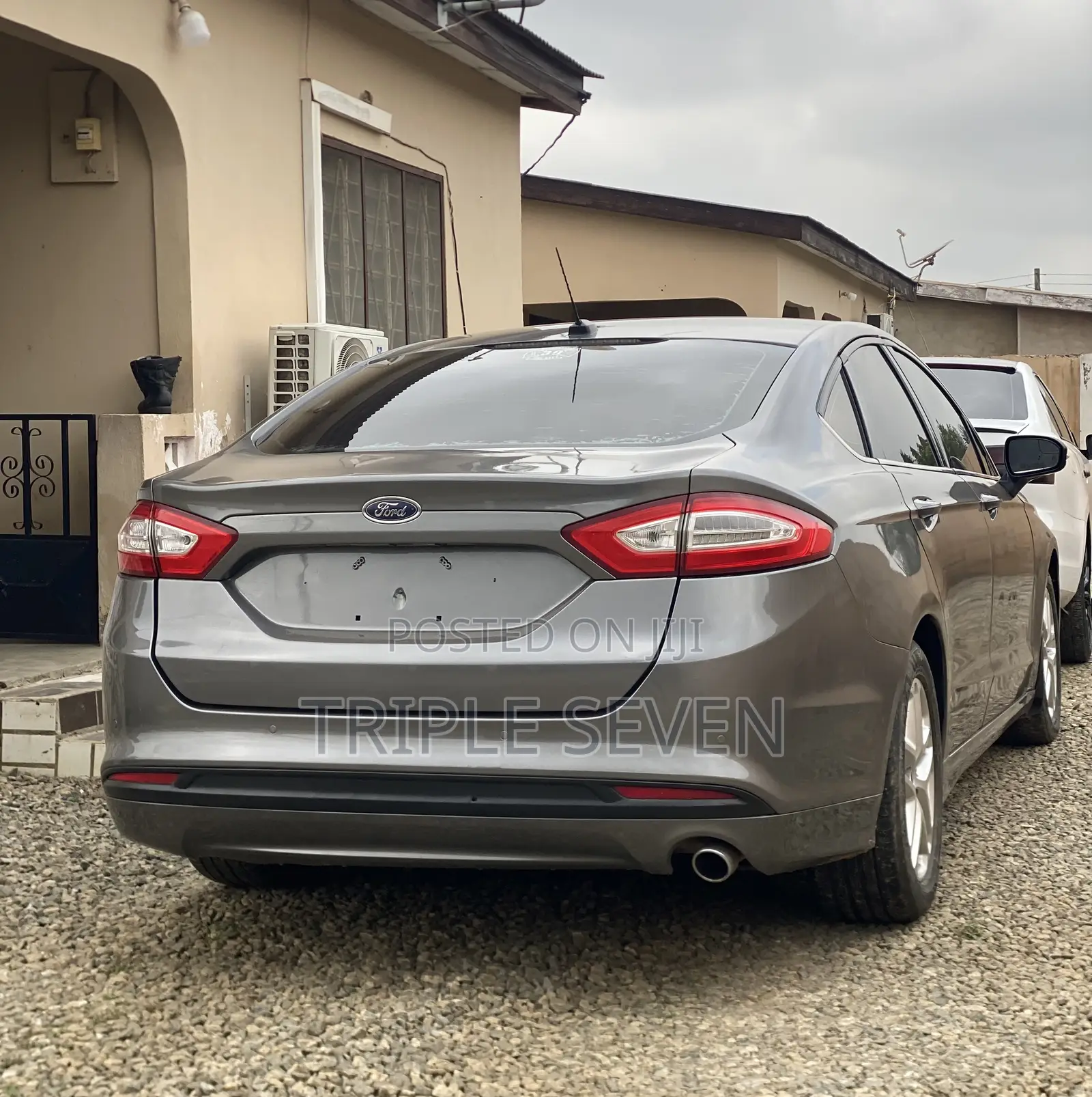 Ford Fusion SE 4dr Sedan (2.5L 4cyl 6A) 2014 Gray