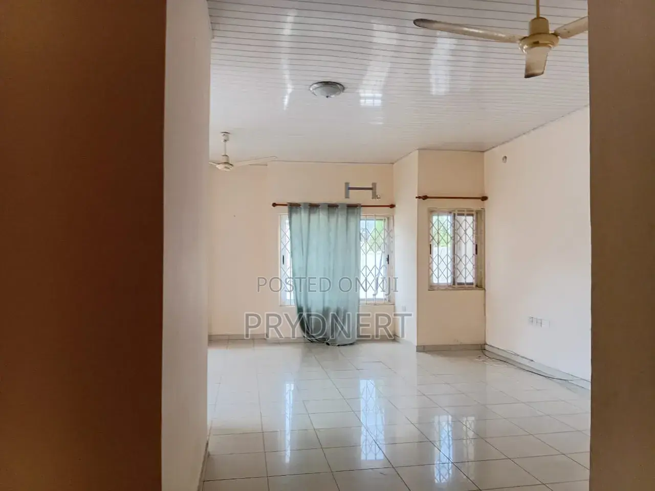 4bdrm House in Tema Metropolitan for rent