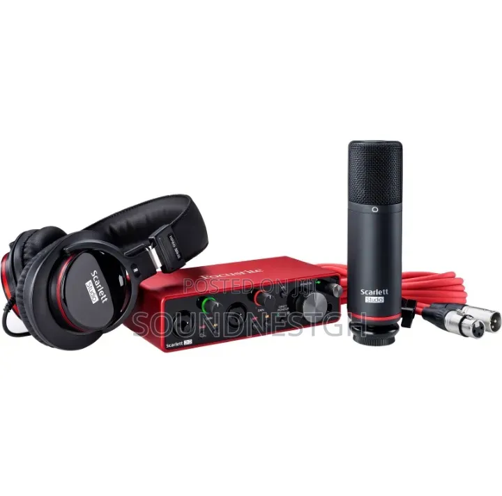 Focusrite Scarlett 2i2 3rd Gen Studio Bundle