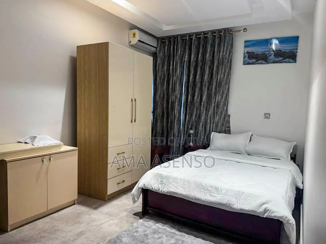 Furnished 3bdrm Apartment in Lindsay Square, School Area for rent