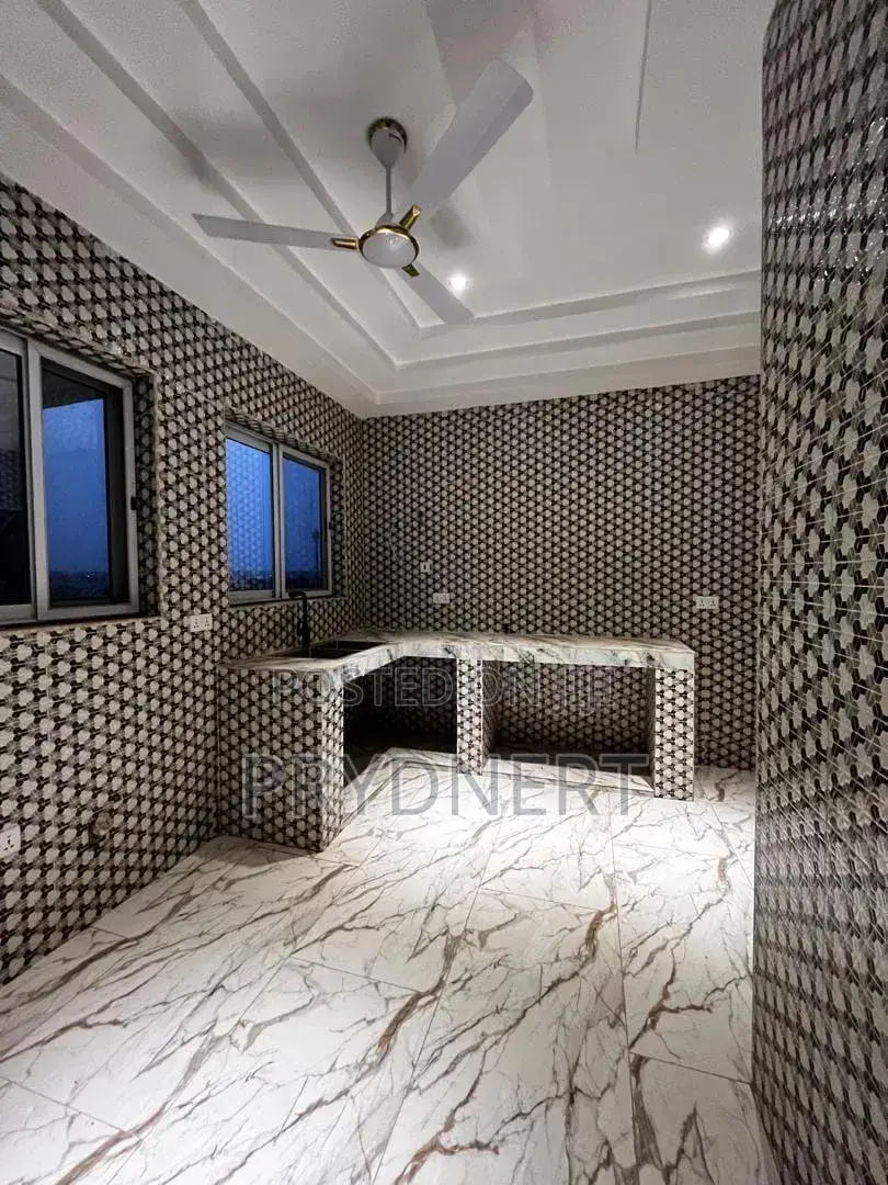 2bdrm Apartment in Hfc, Tema Metropolitan for rent