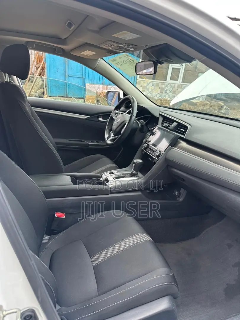 Honda Civic EX Sedan 2019 Off white