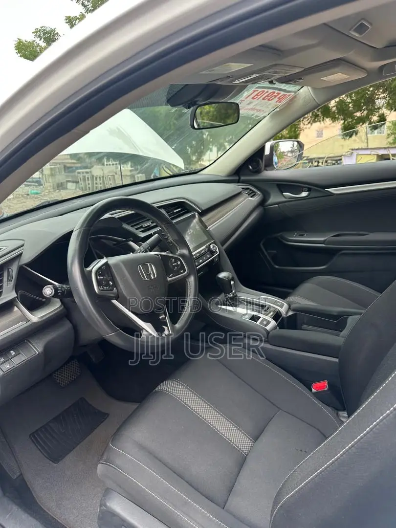Honda Civic EX Sedan 2019 Off white