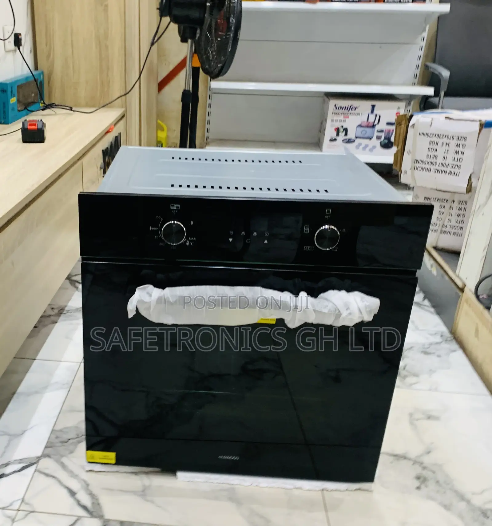 Exclusive Black Sleek Tempered Kenwood Electric and Gas Oven