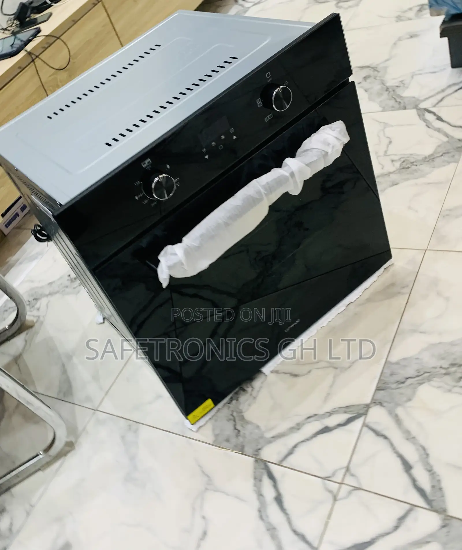 Newly Virtual Sleek Black Kenwood Electric and Gas Oven