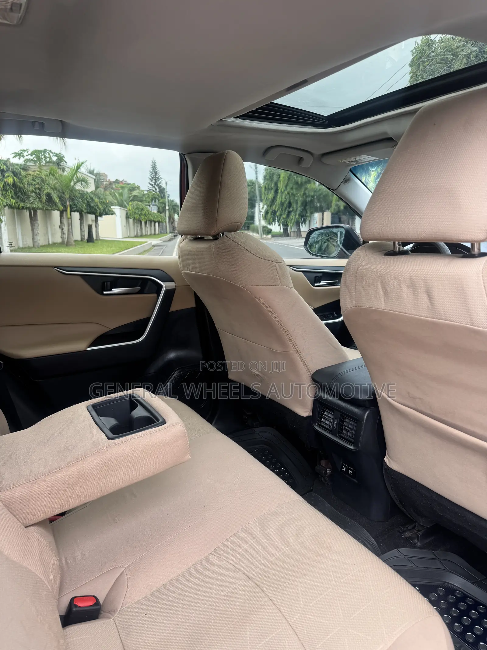 Toyota RAV4 XLE AWD 2019 Red