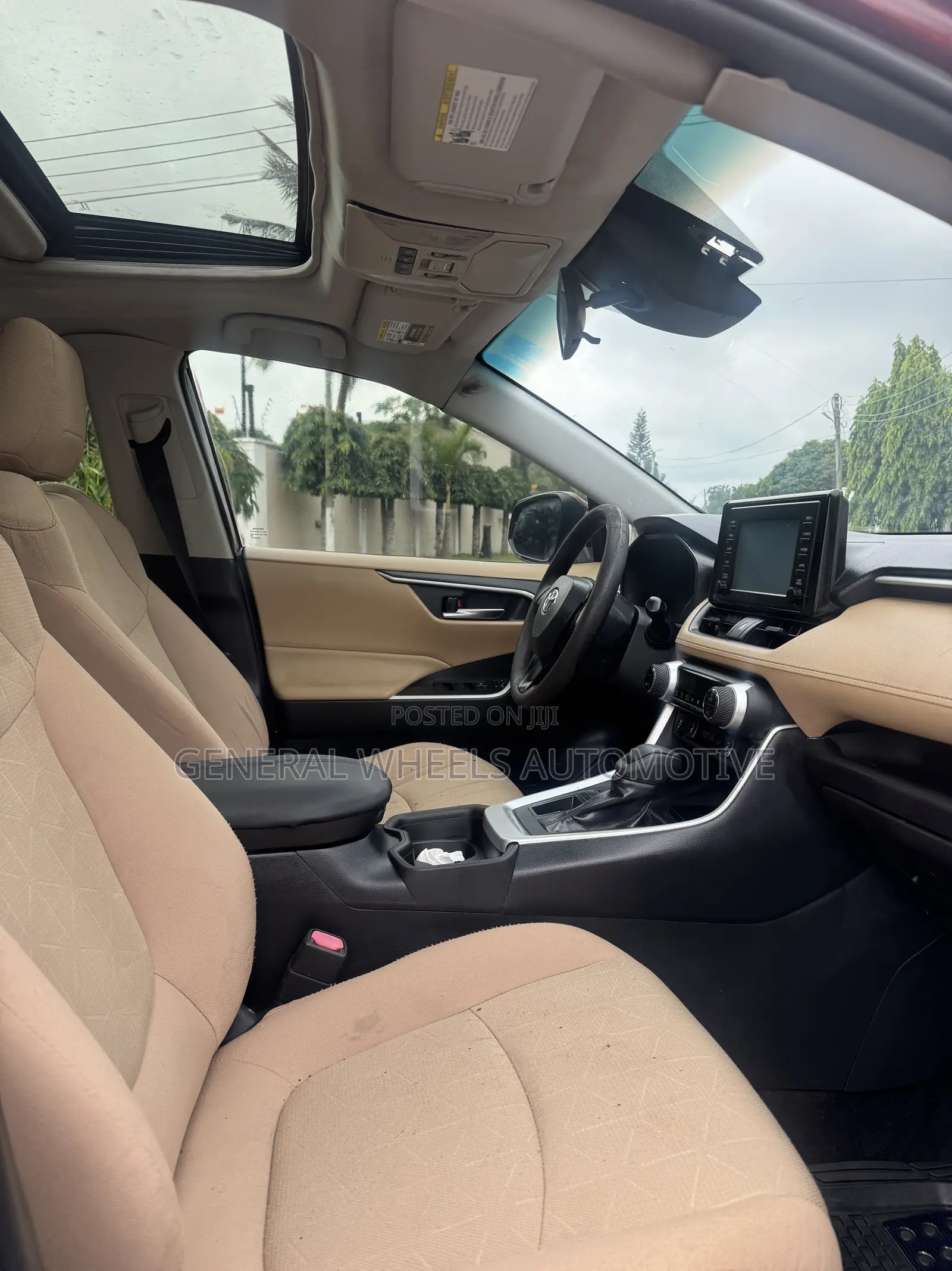 Toyota RAV4 XLE AWD 2019 Red