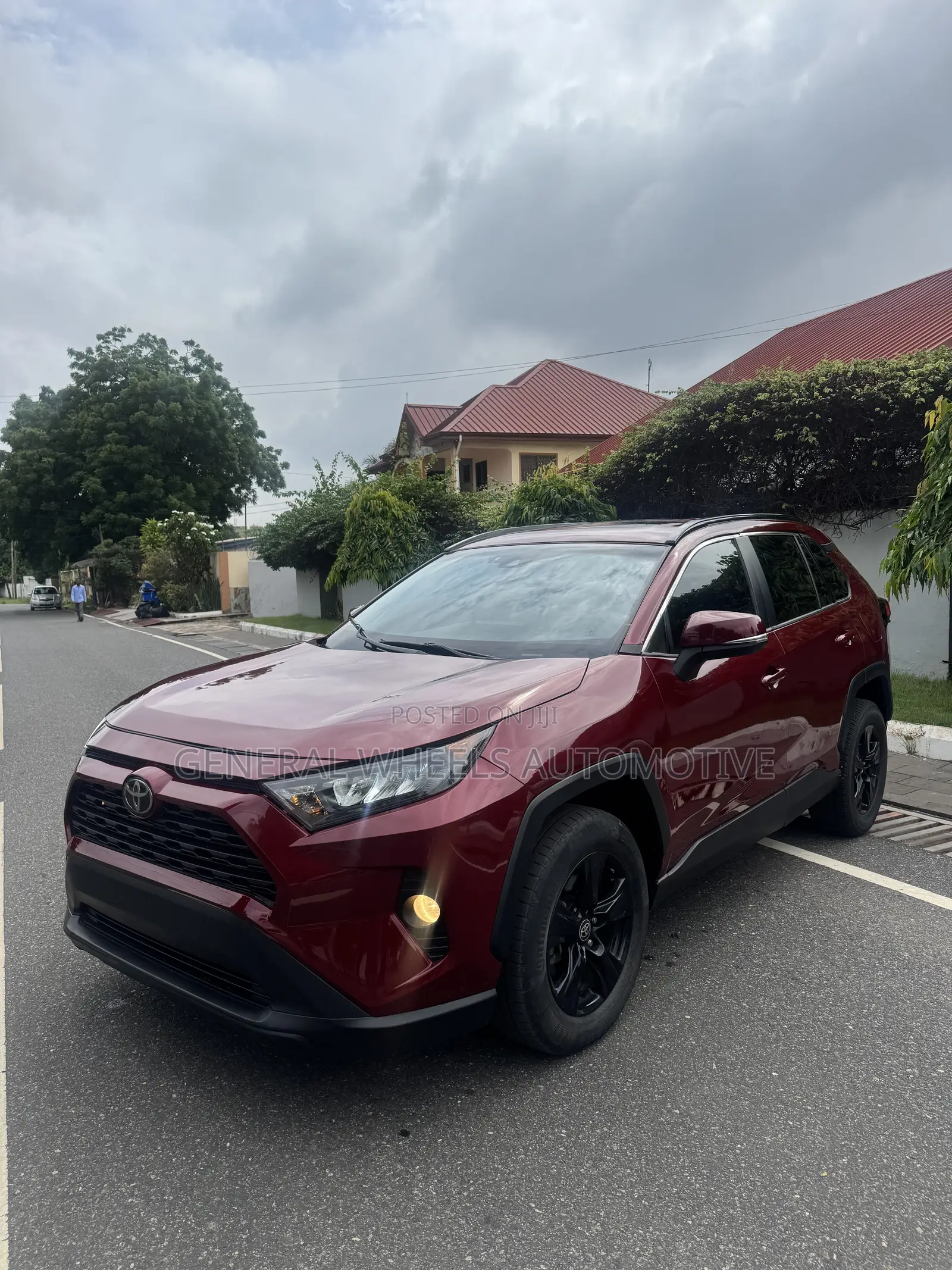 Toyota RAV4 XLE AWD 2019 Red
