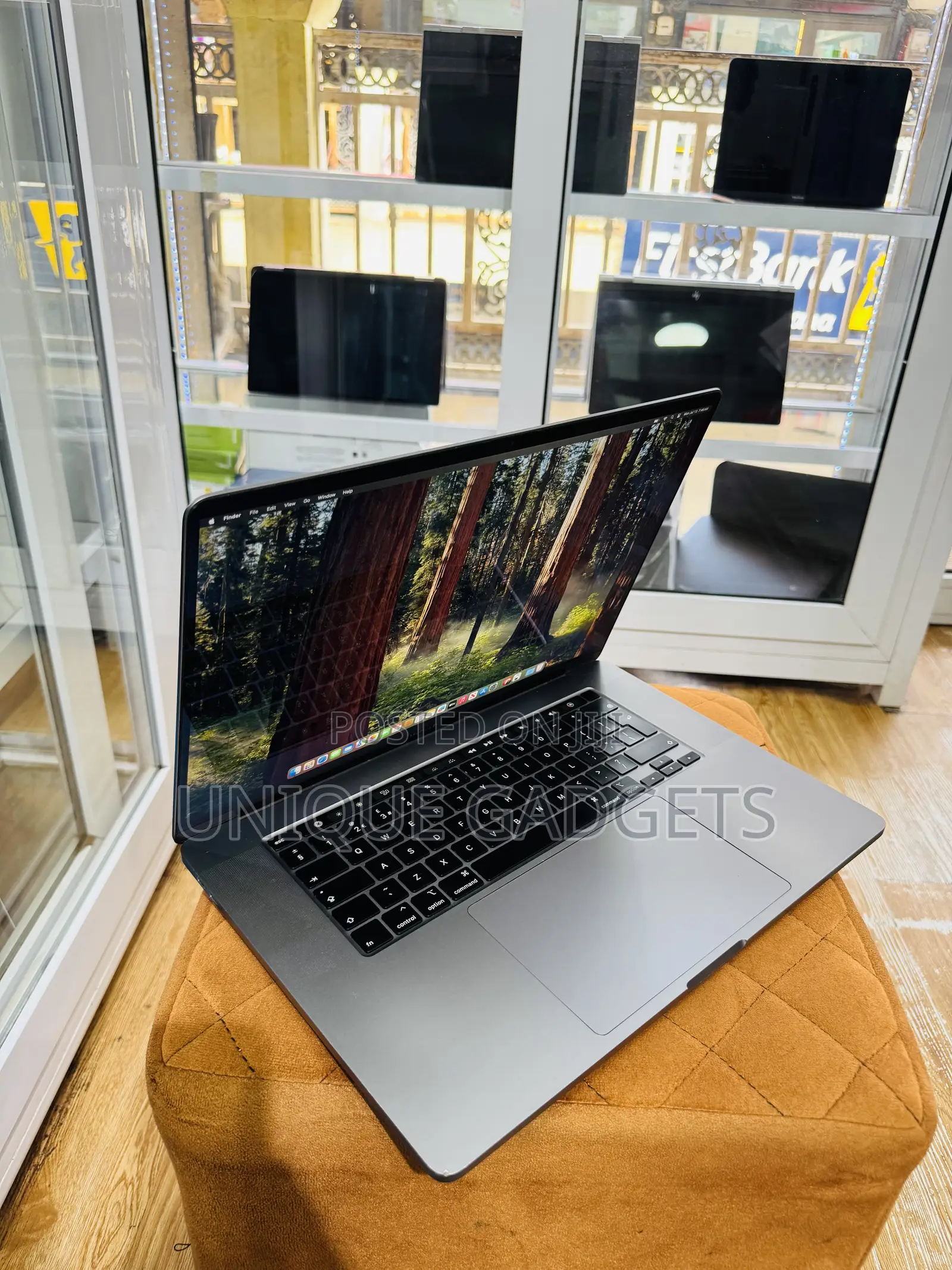 Laptop Apple MacBook Pro 2019 16GB Intel Core i7 SSD 512GB