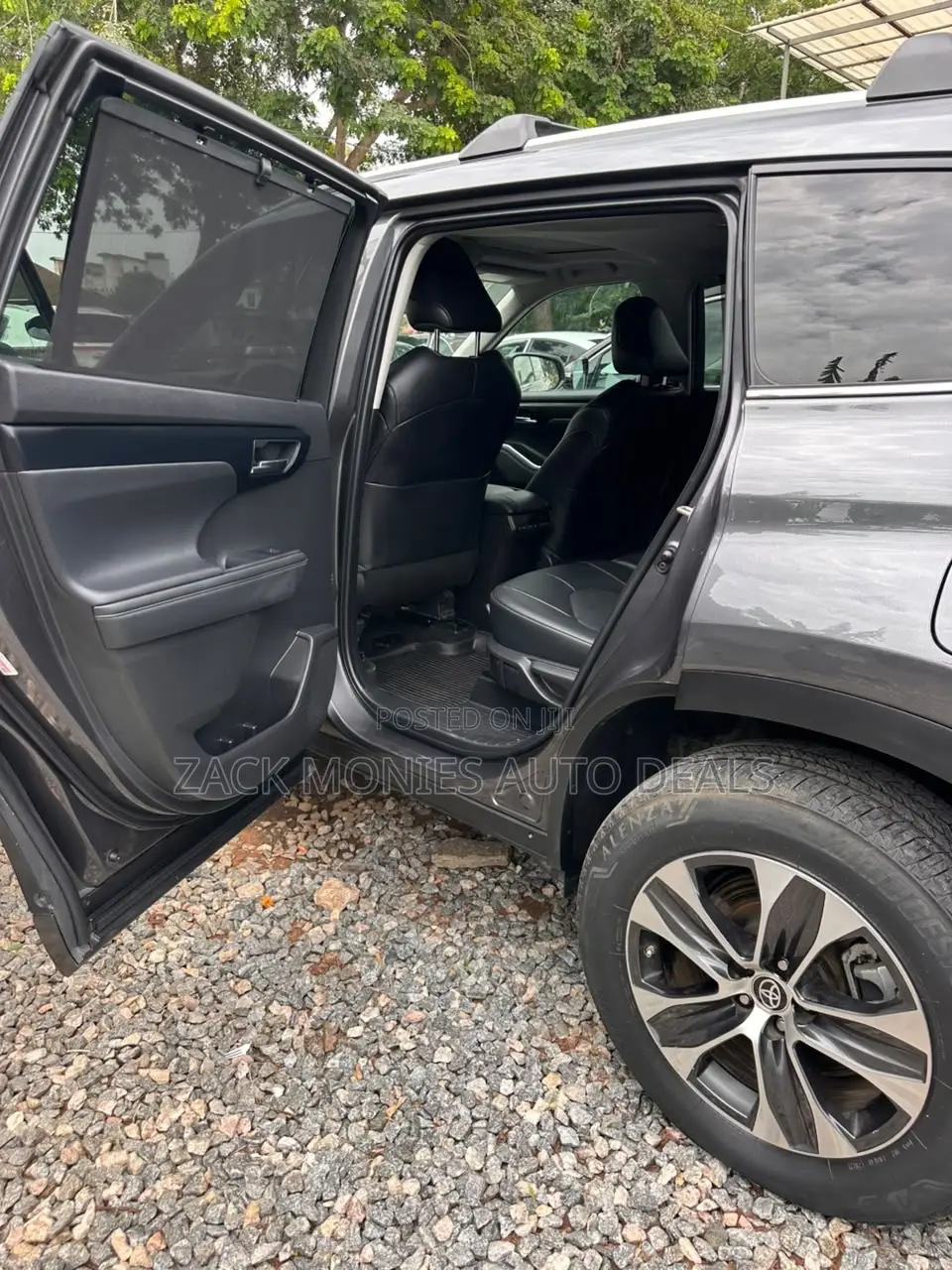 Toyota Highlander XLE 2022 Silver