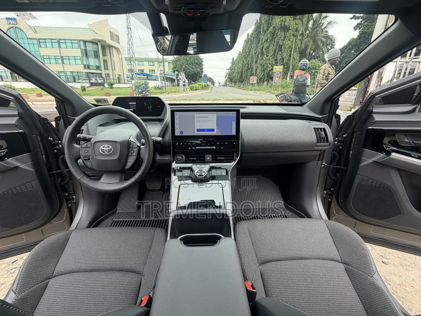 Toyota bZ4X XLE AWD 2025 Gray
