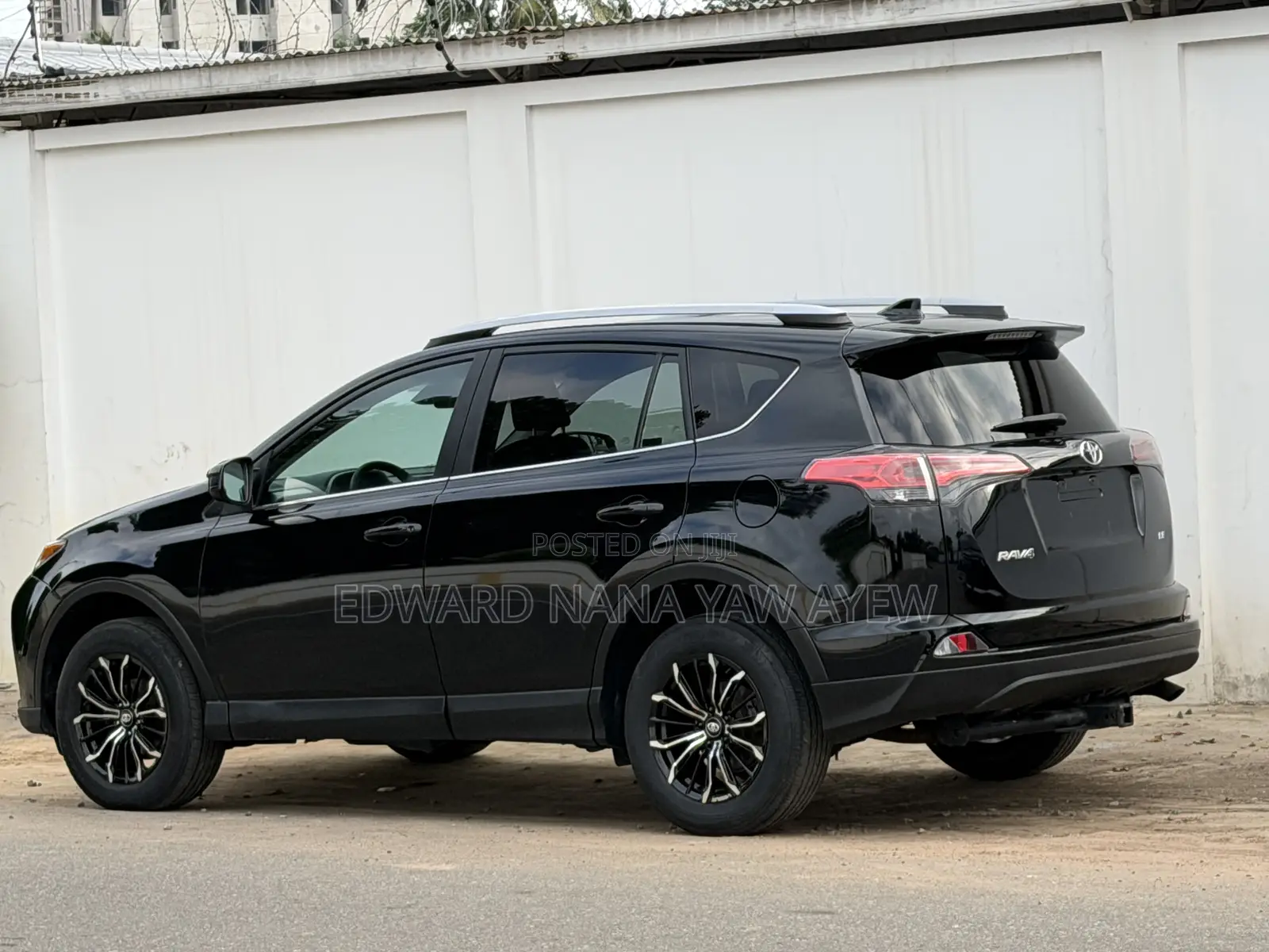 Toyota RAV4 LE 4dr SUV AWD (2.5L 4cyl 6A) 2018 Black
