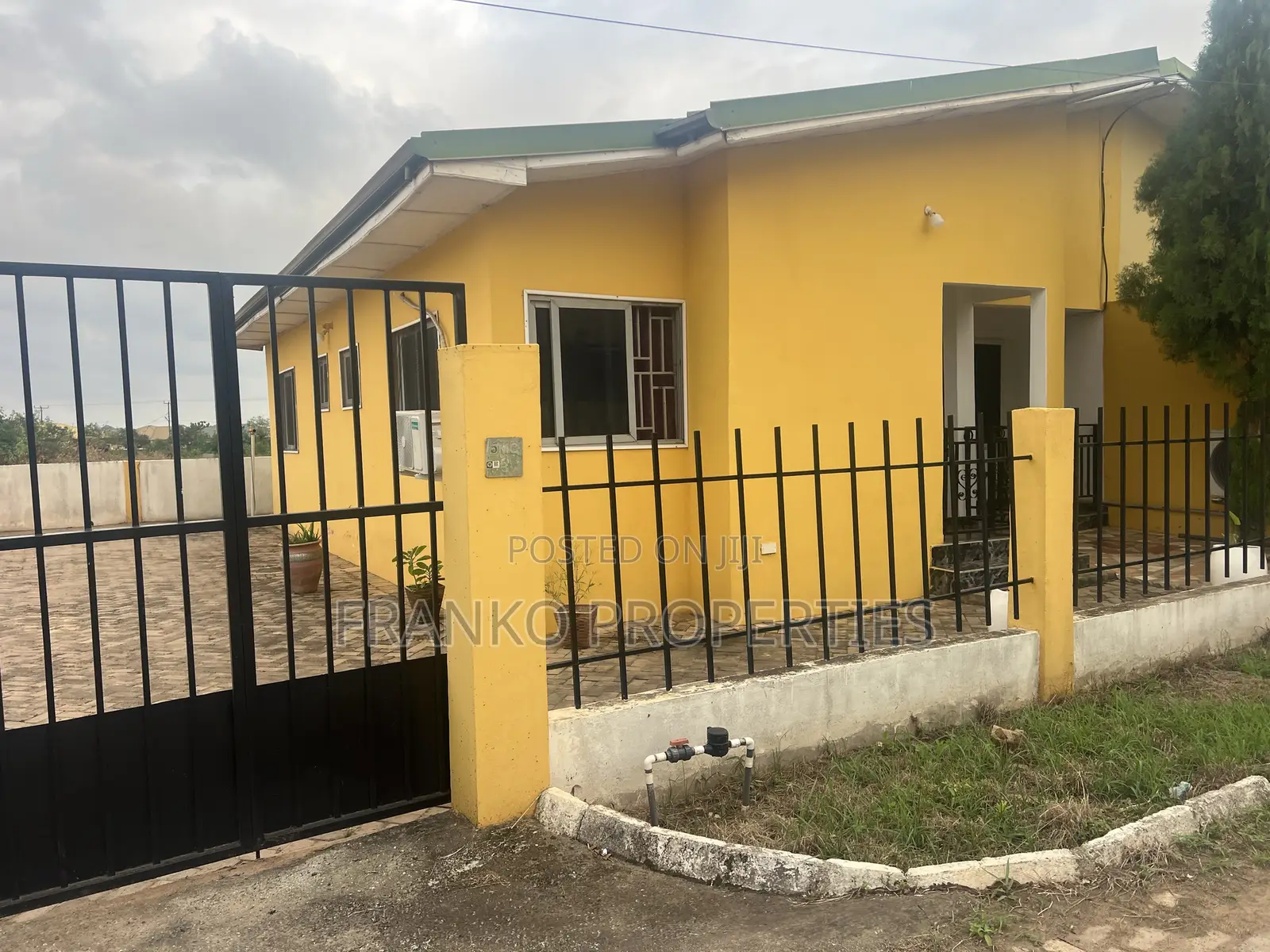 2bdrm House in Franko Properties, Amrahia for sale