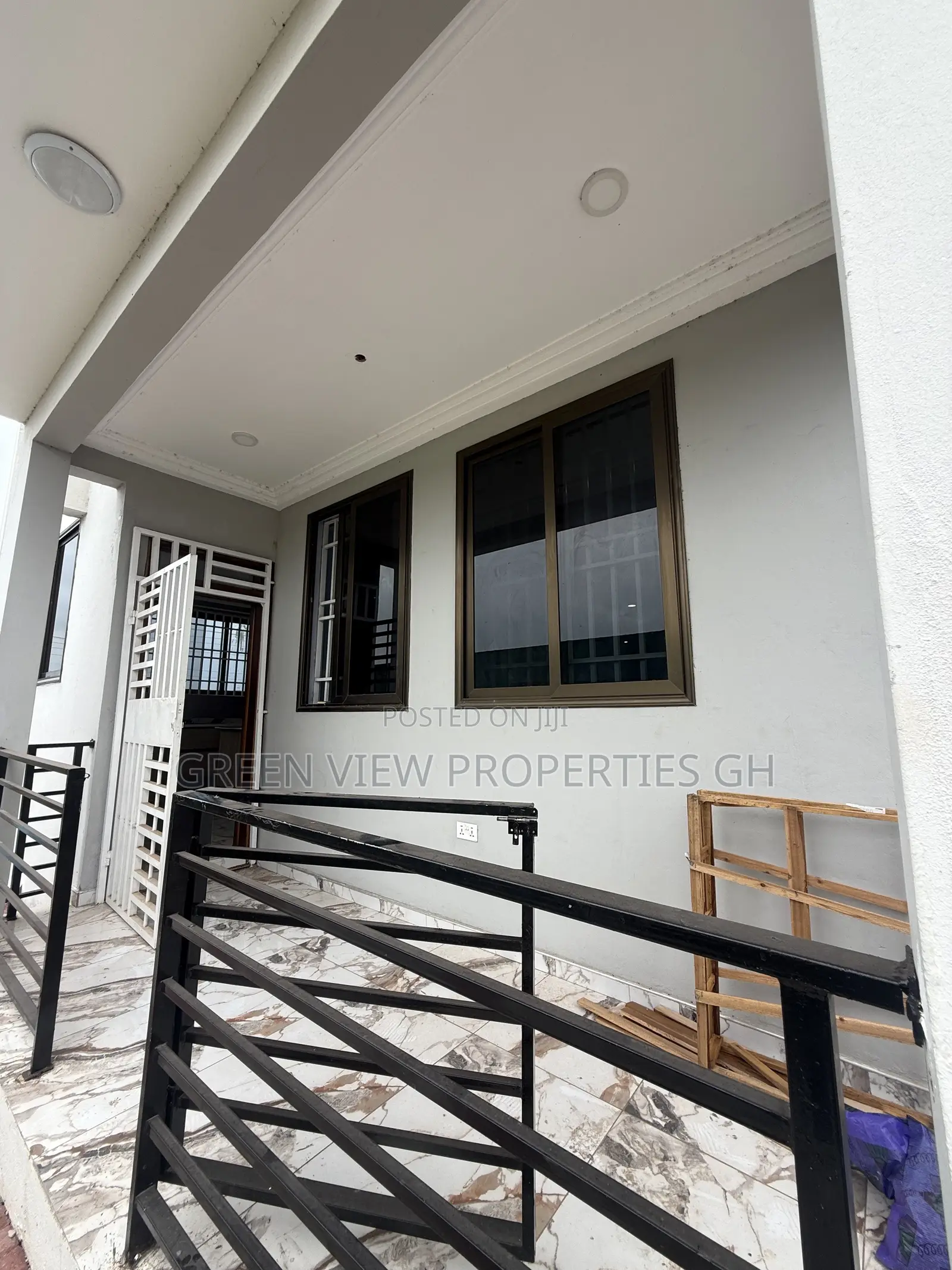4bdrm Duplex in Tema Metropolitan for rent