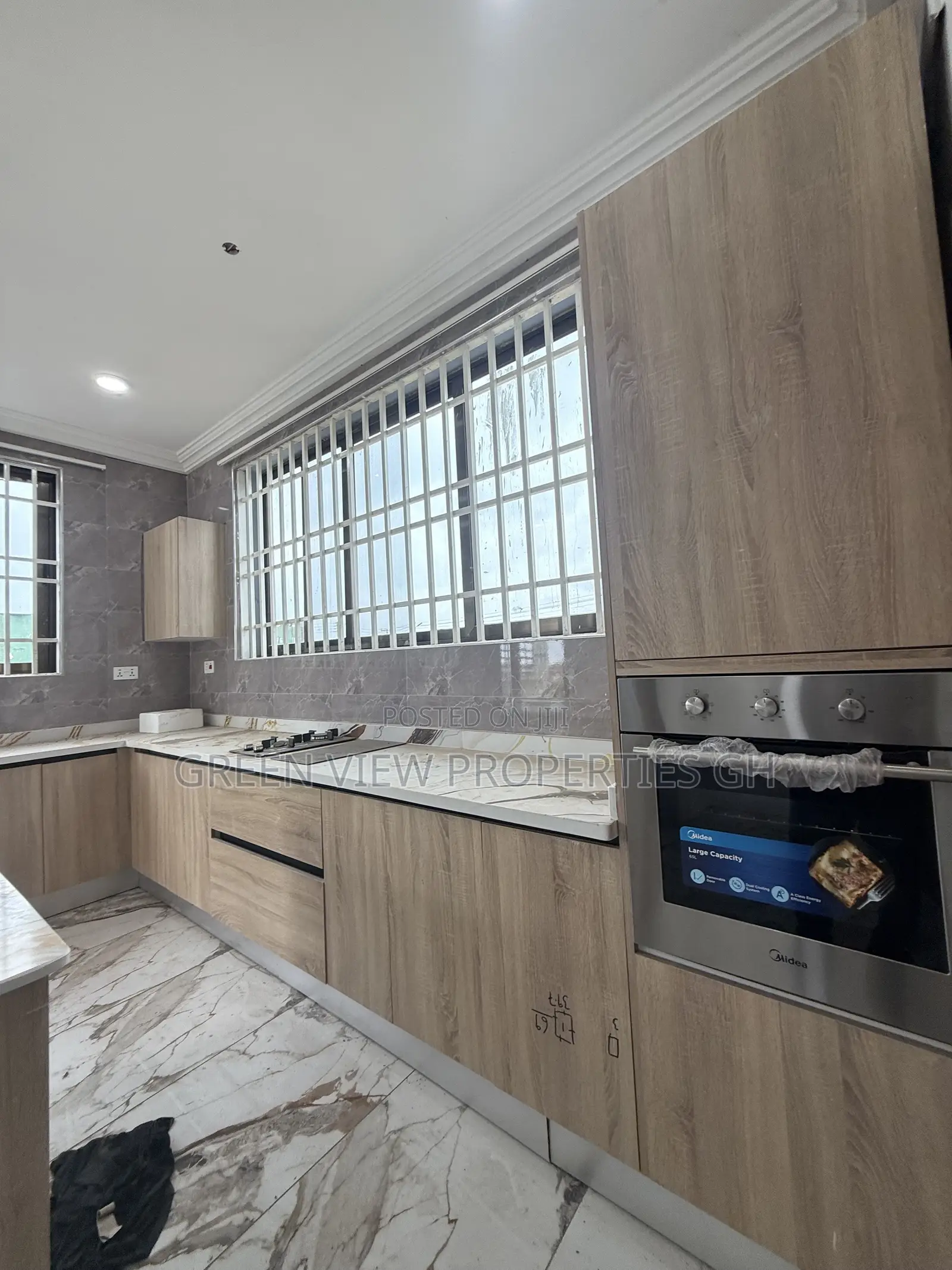 4bdrm Duplex in Tema Metropolitan for rent