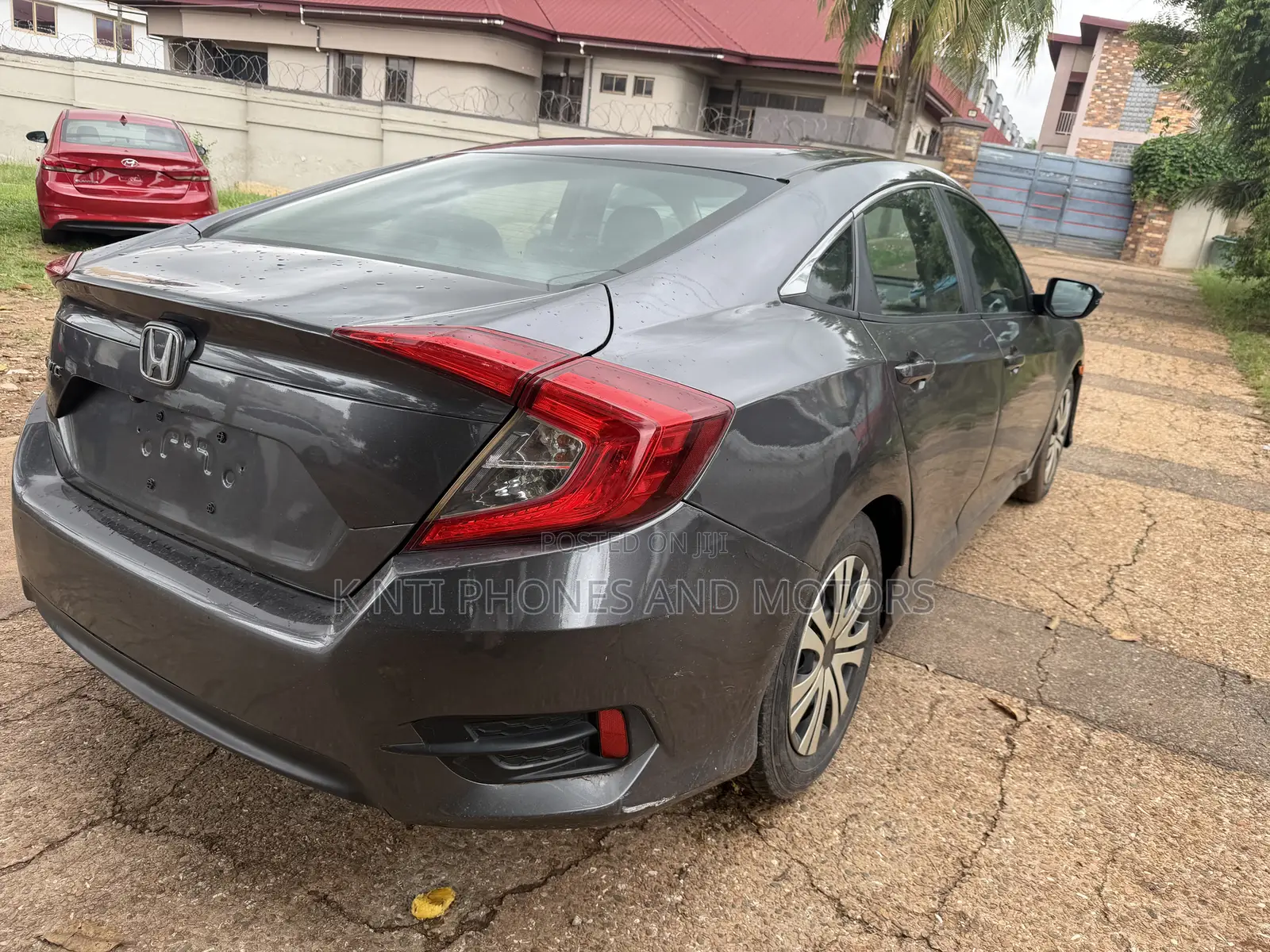 Honda Civic LX 4dr Sedan (2.0L 4cyl) 2017 Gray