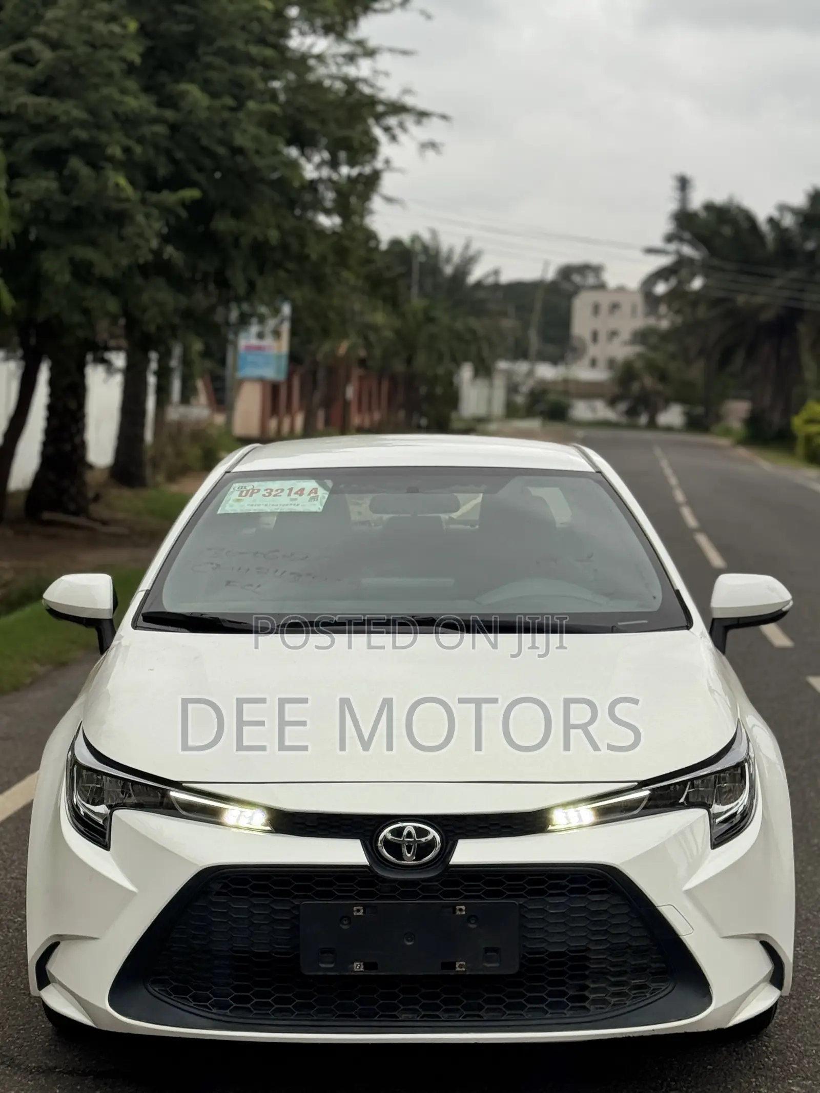 Toyota Corolla LE 2023 White