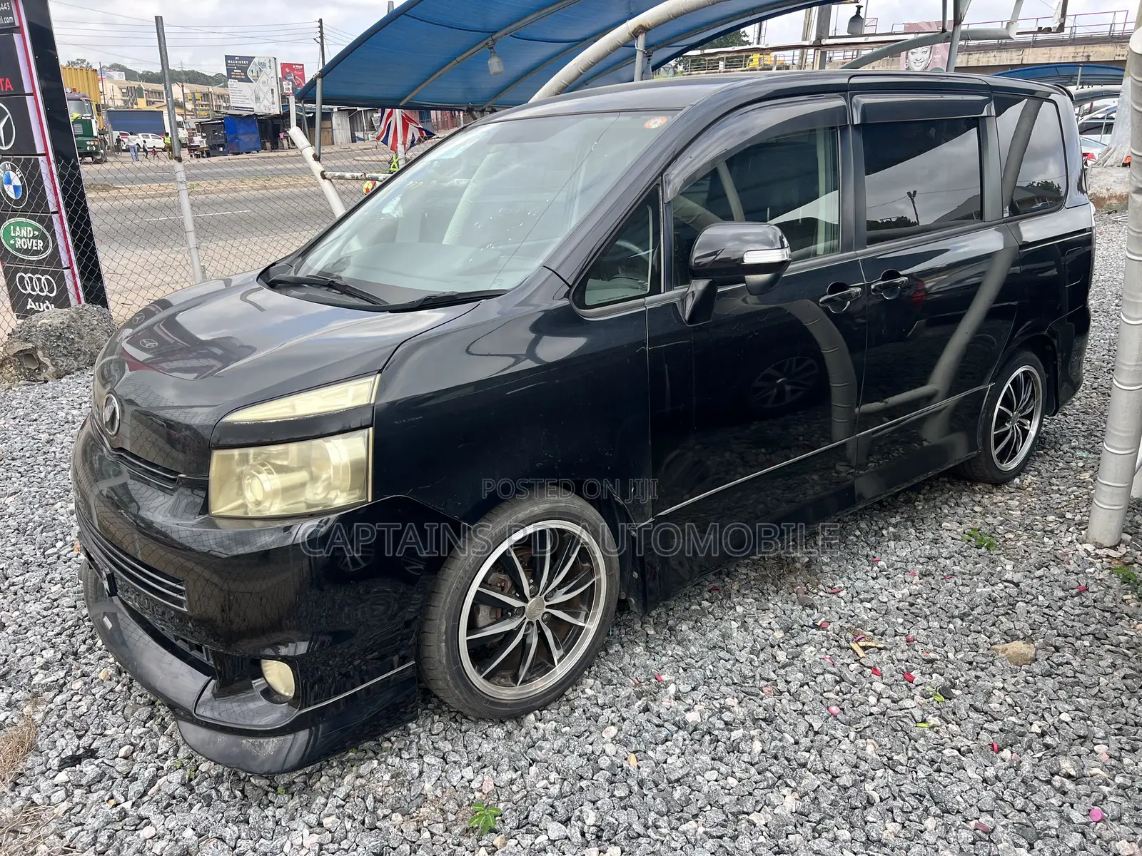 Toyota Voxy 2010 Black