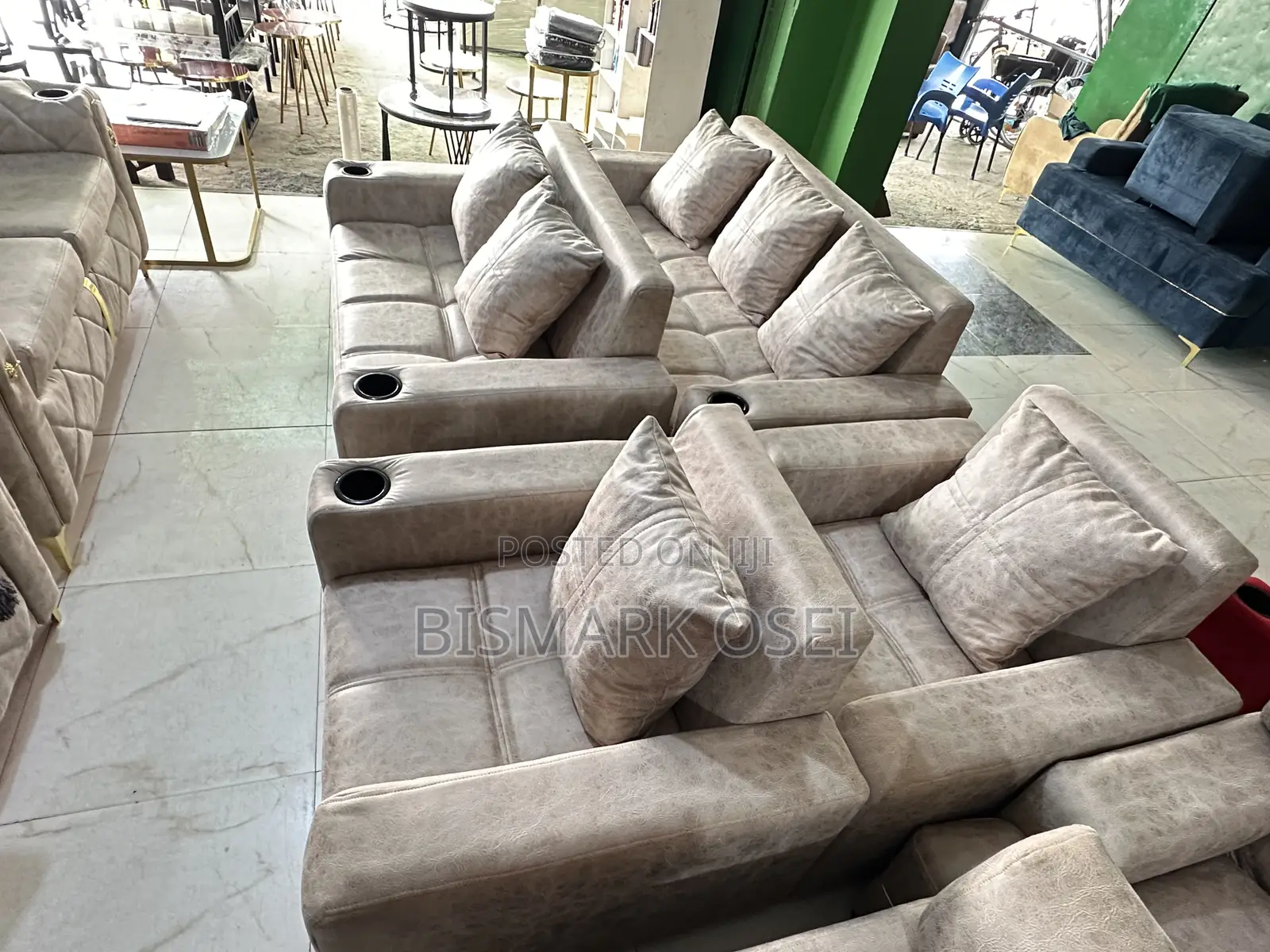 Royal Comfortable 7 Seater Sofa Set, With Comfortable Pillows