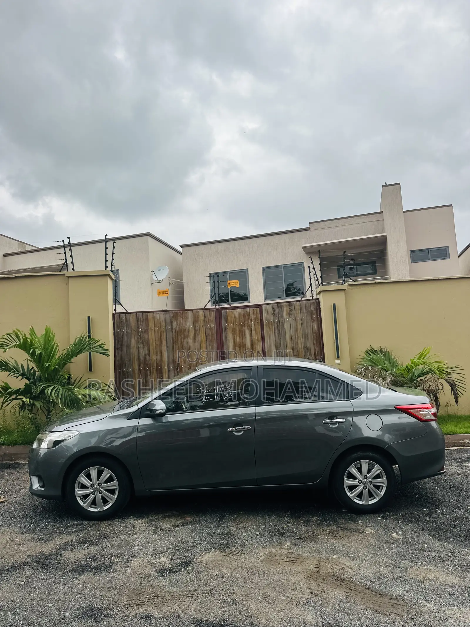 Toyota Yaris 2015 Gray