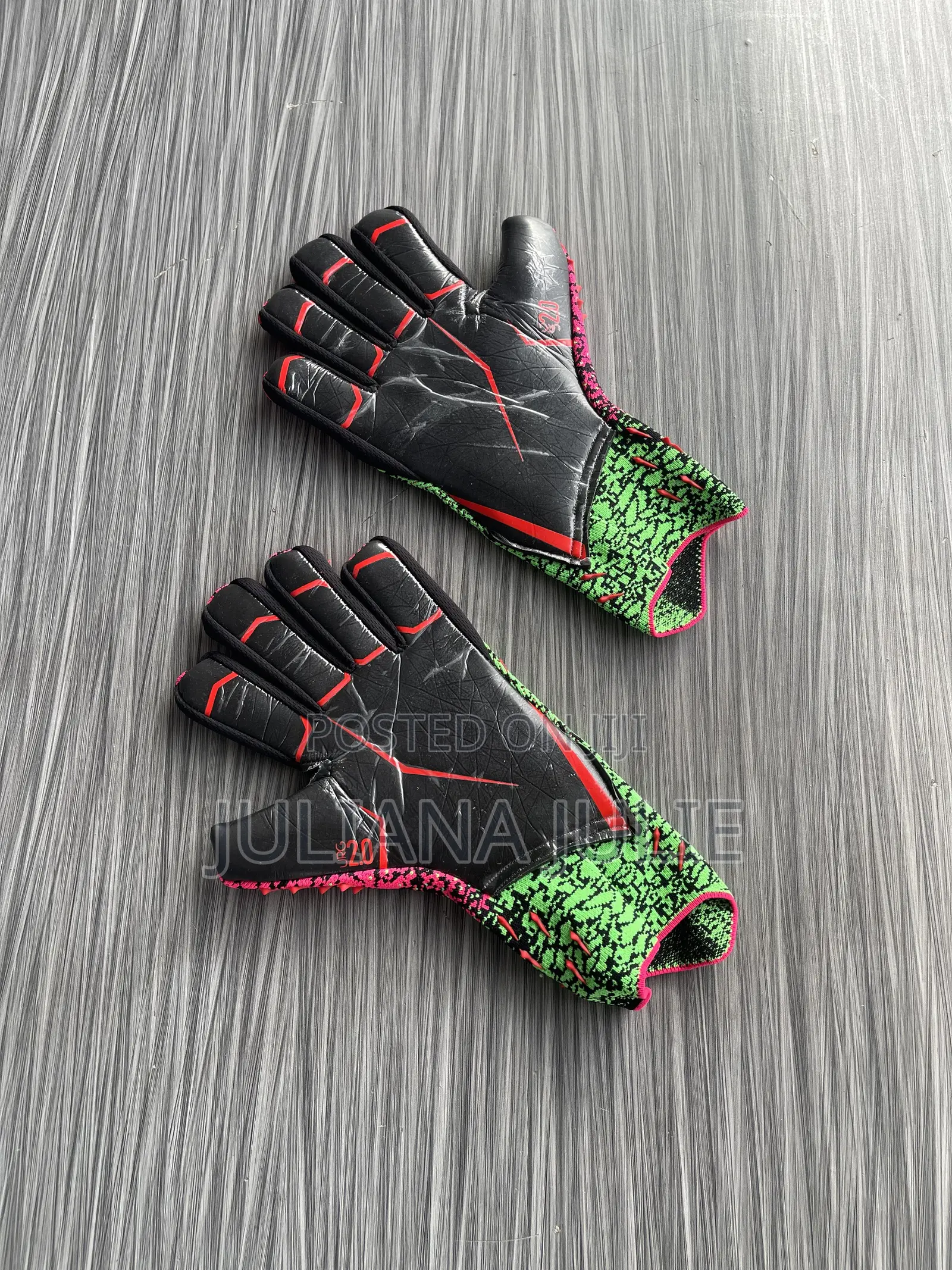 Original Goalkeeper Gloves Available at Cool Price