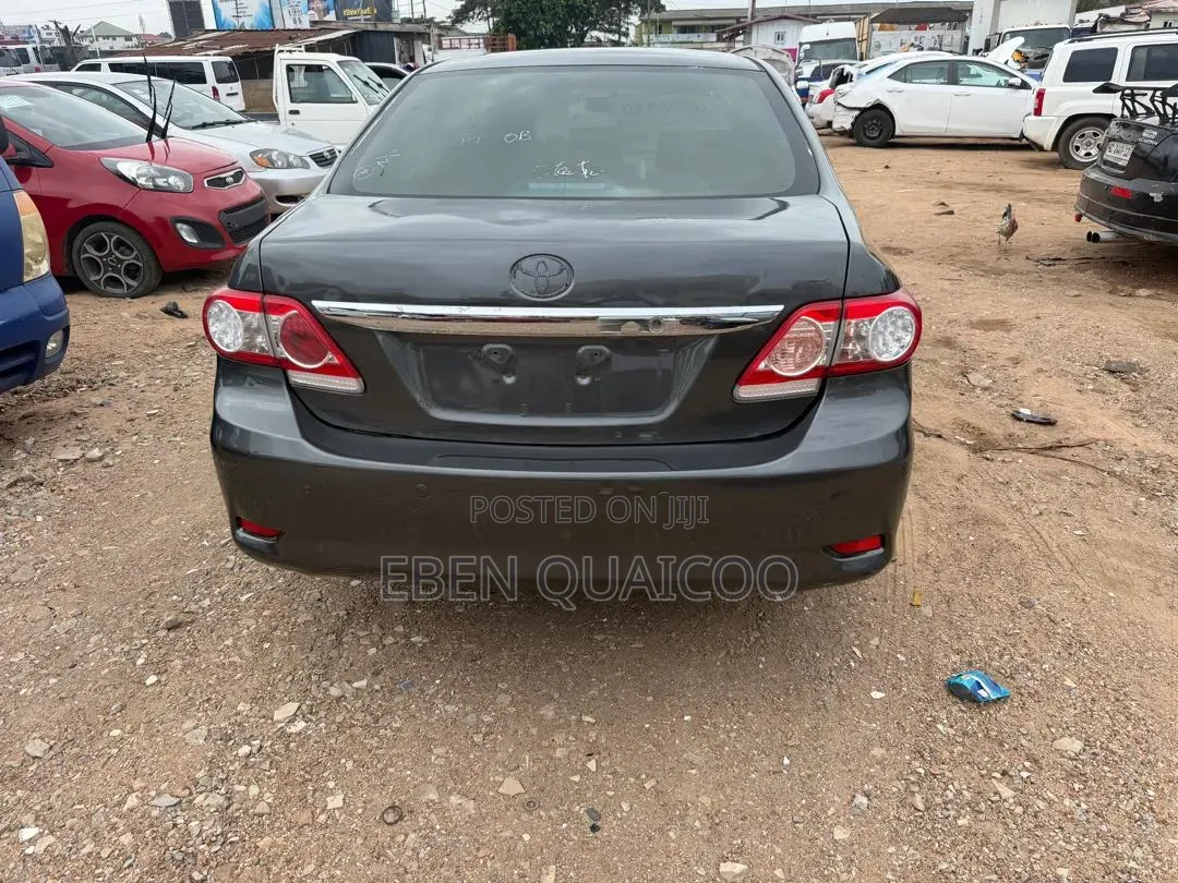 Toyota Corolla 2012 Gray