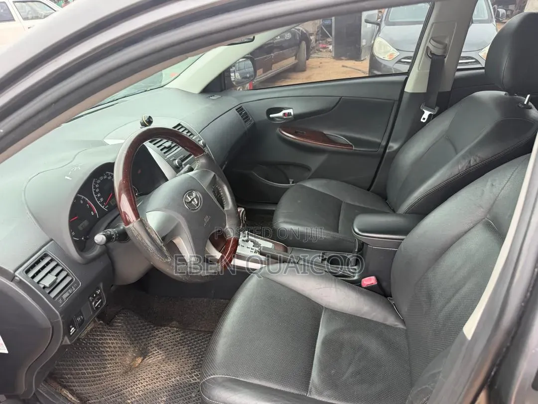 Toyota Corolla 2012 Gray