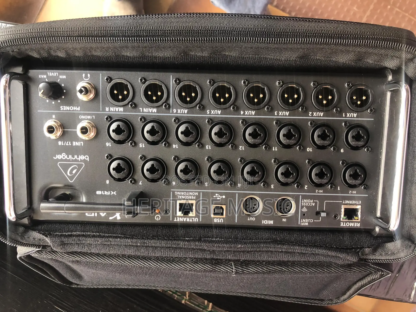 Behringer XR18