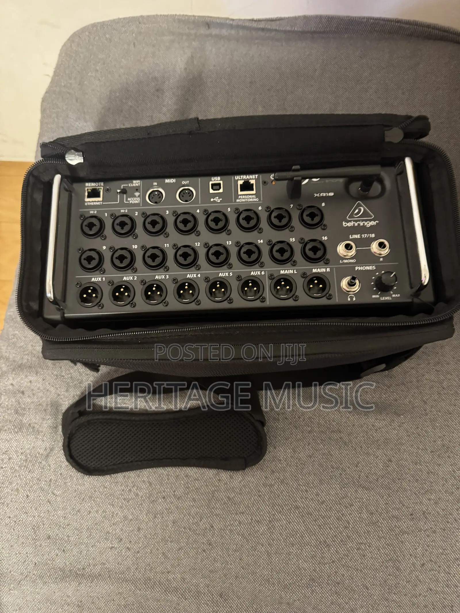 Behringer XR18