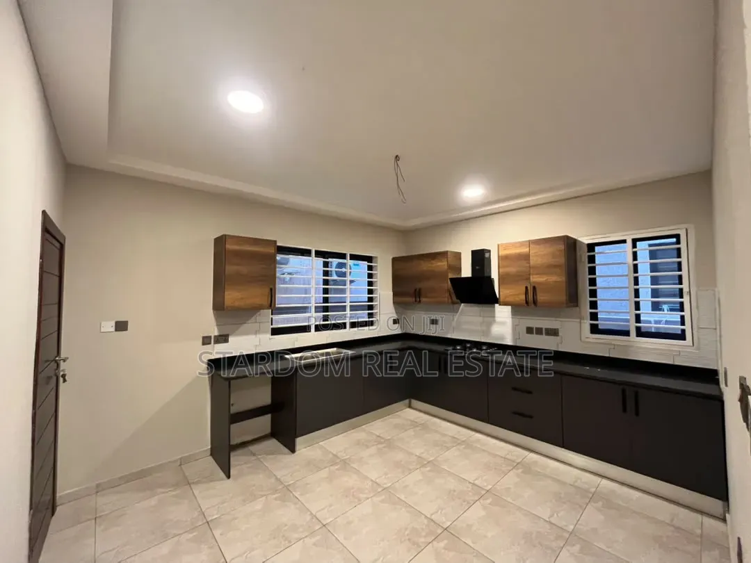 3bdrm Duplex in Oyarifa, Ghana Flag for rent