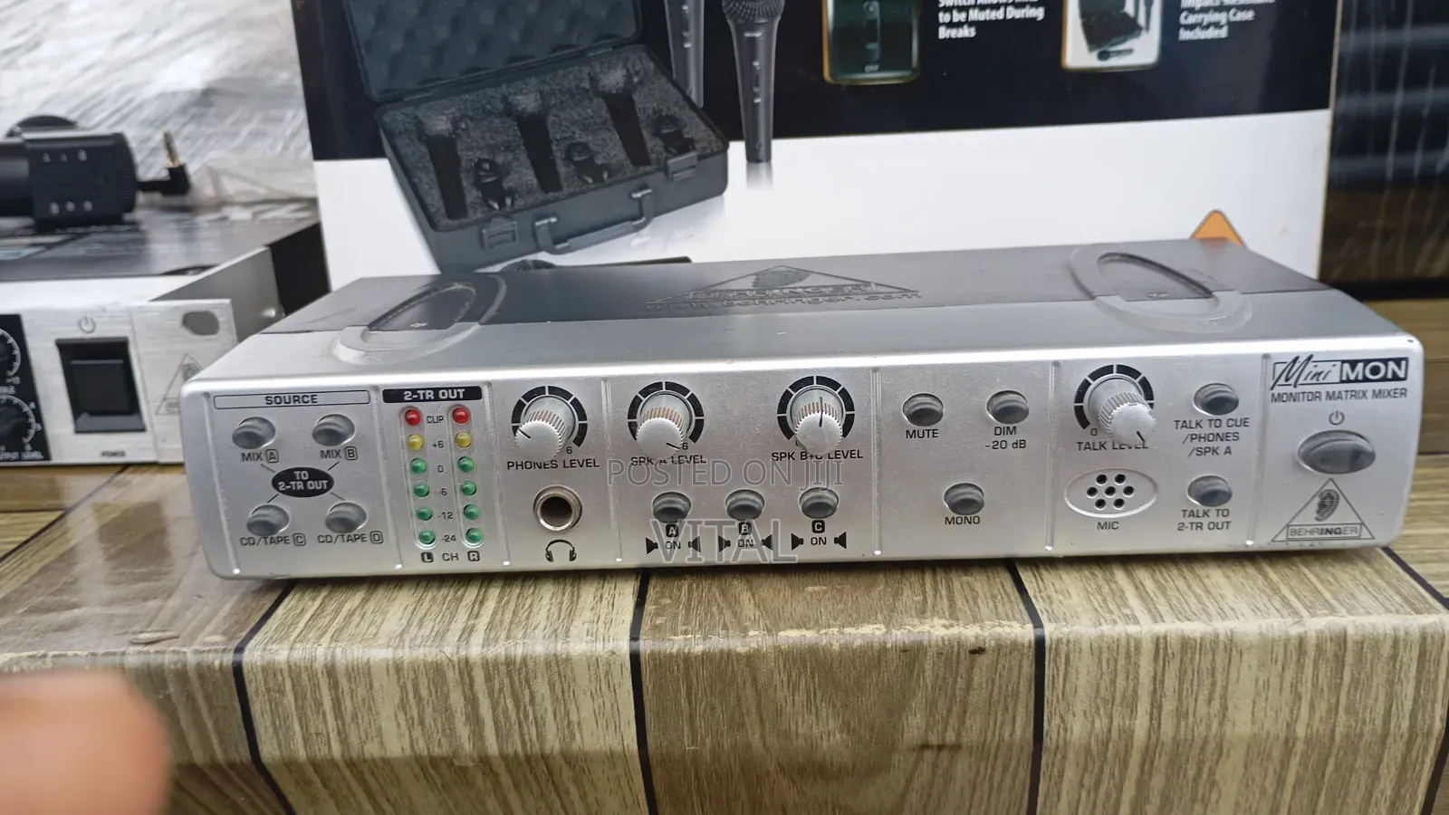 Monitors Controller Behringer Minimon Mon800