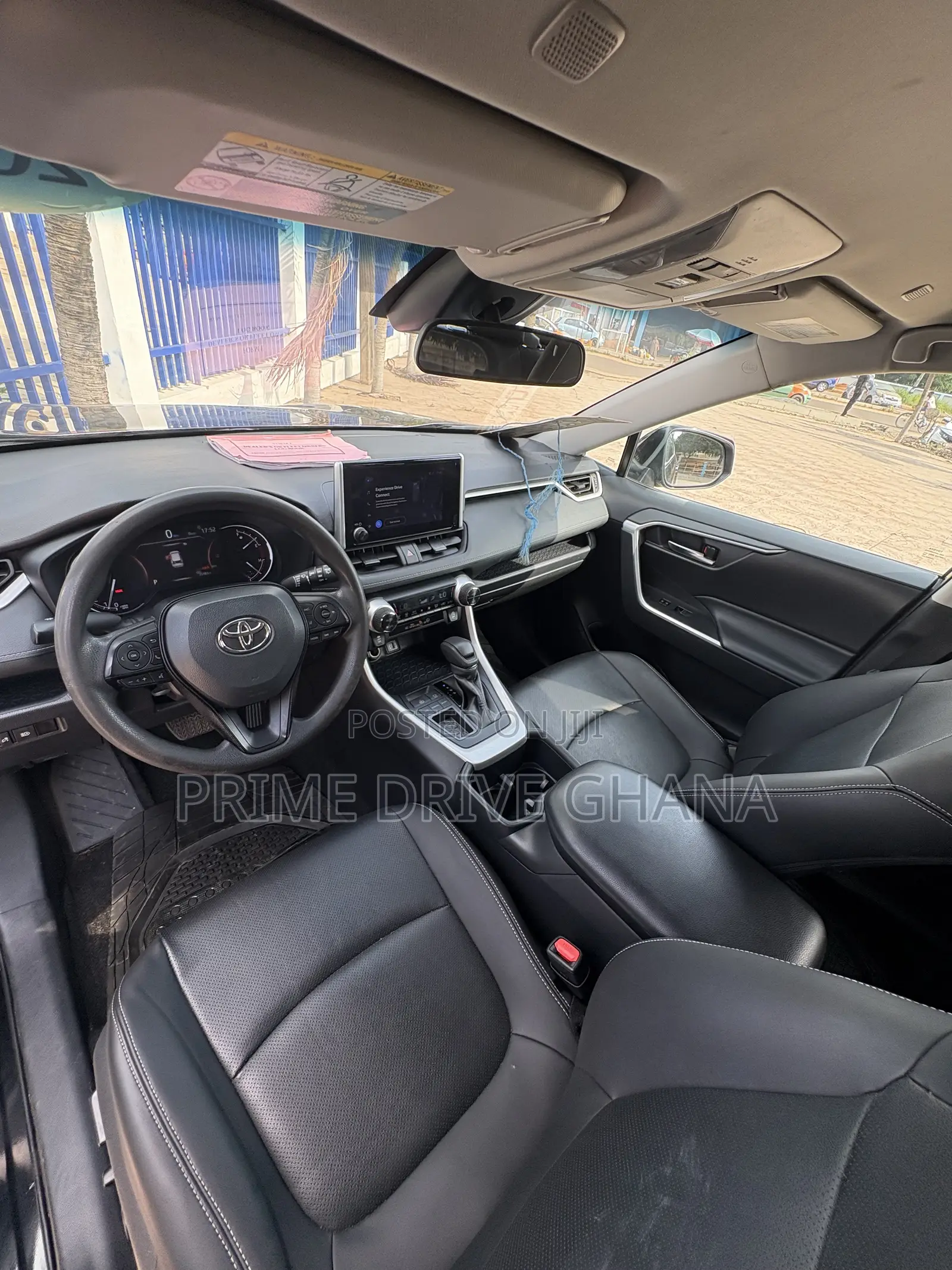 Toyota RAV4 XLE AWD 2024 Black
